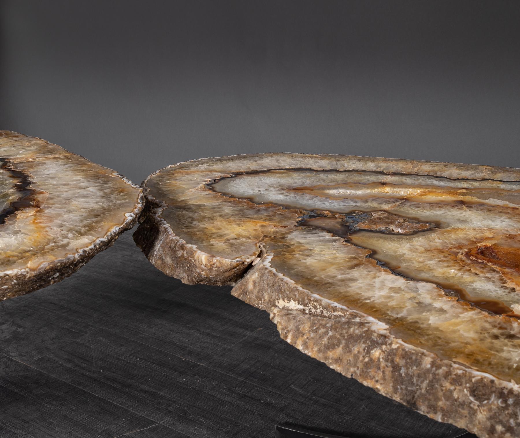 Center Table or Coffee Table, Pair of Brazilian Agate with Gold Color Metal Base In New Condition In Polanco, CDMX