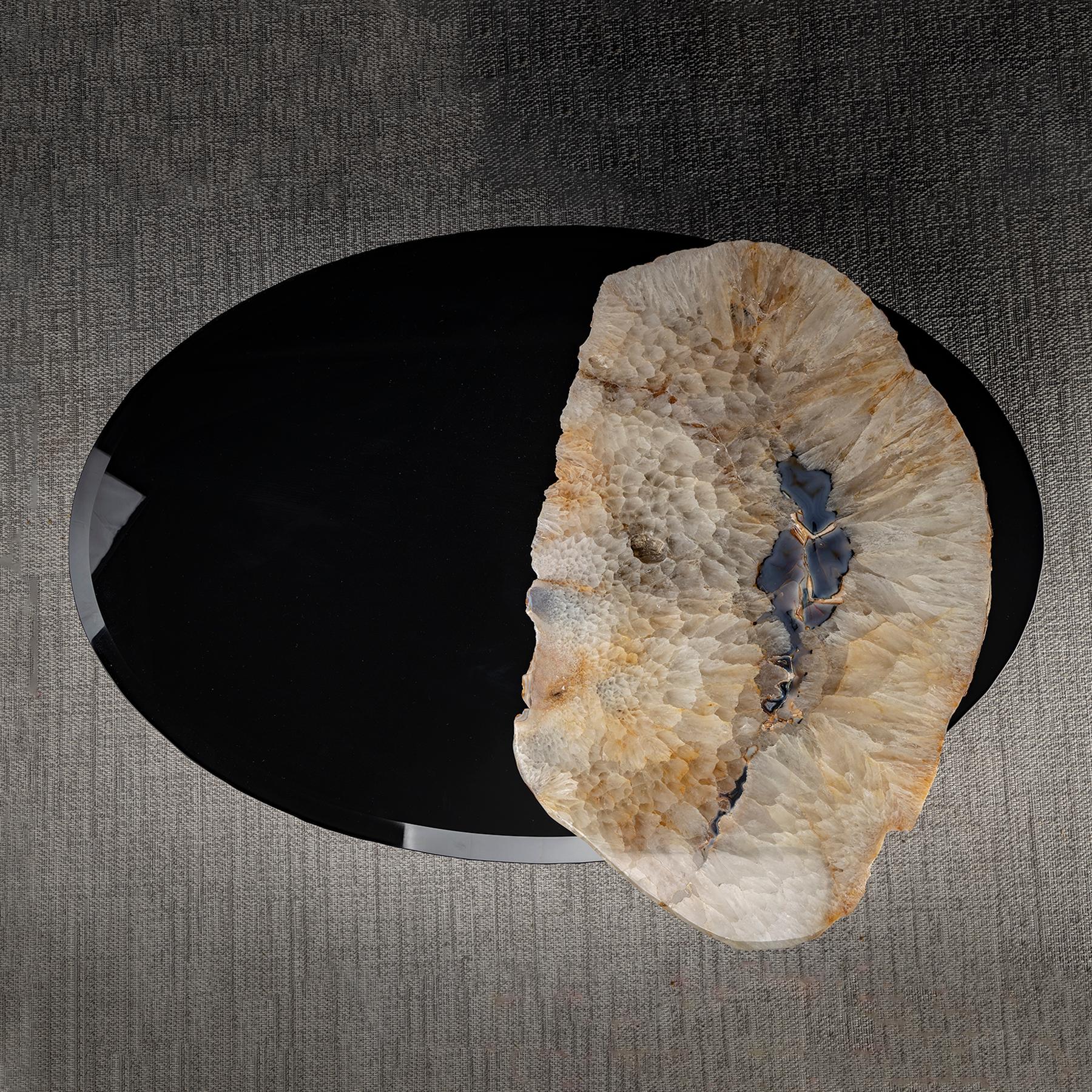 Center Table, with Rotating Brazilian Agate on Black Tempered Glass In New Condition For Sale In Polanco, CDMX