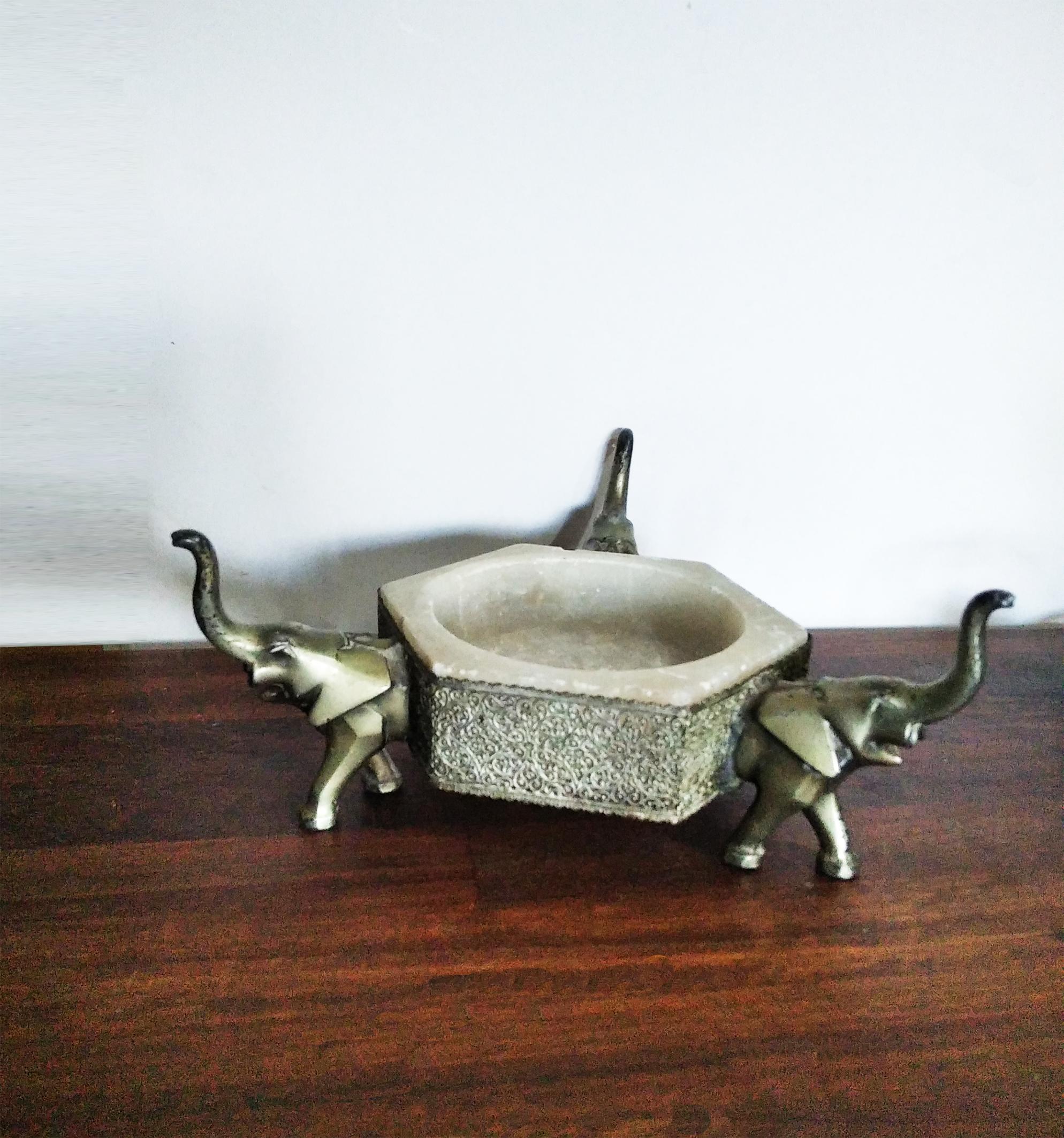 Unknown Art Deco Centerpiece Alabaster Bowl with Elephant Pedestal and Metallic Filigree For Sale