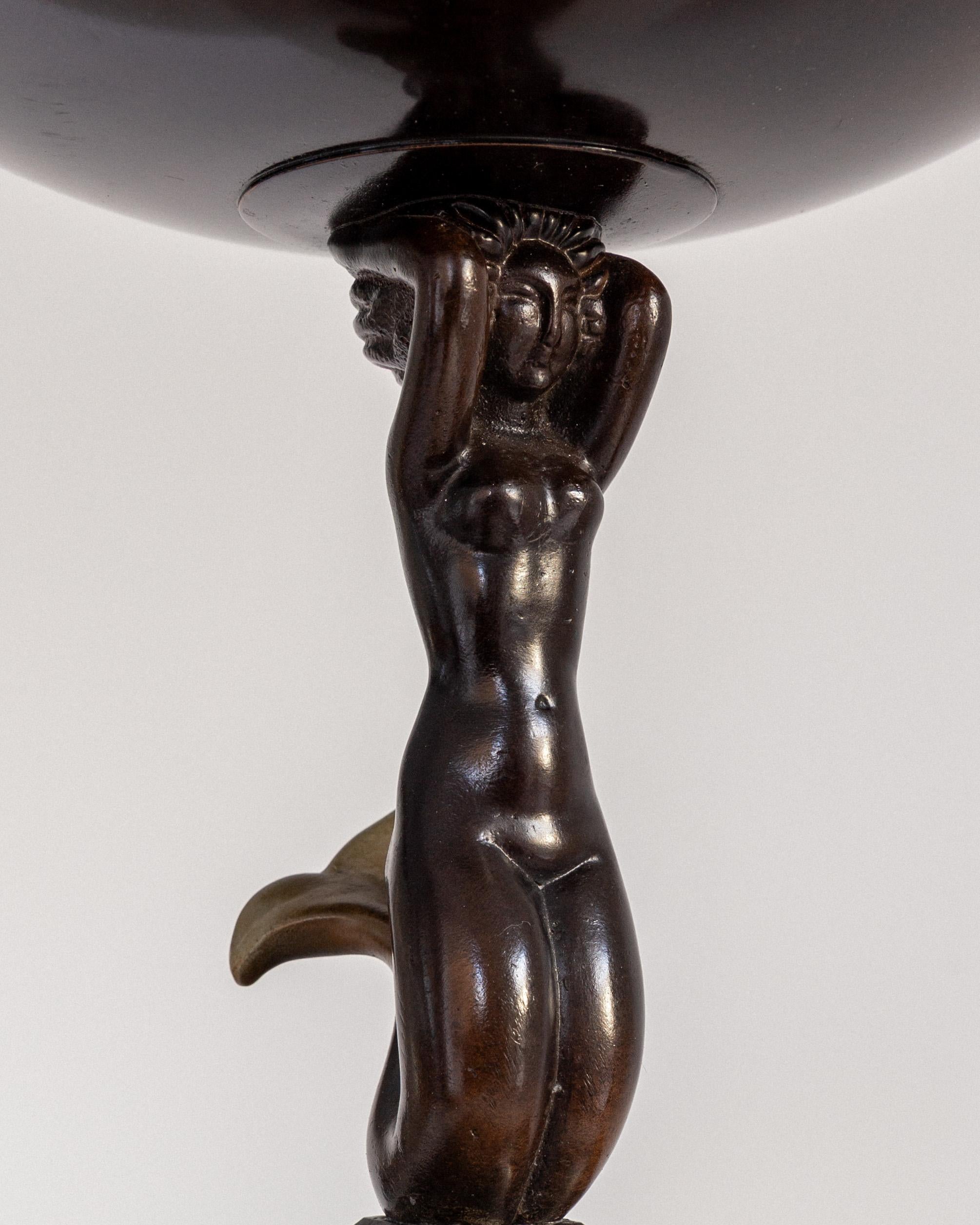 Tafelaufsatz Bronzeschale auf Fuß mit Meerjungfrau von Ystad Metall, schwedisches Art déco (Mitte des 20. Jahrhunderts) im Angebot