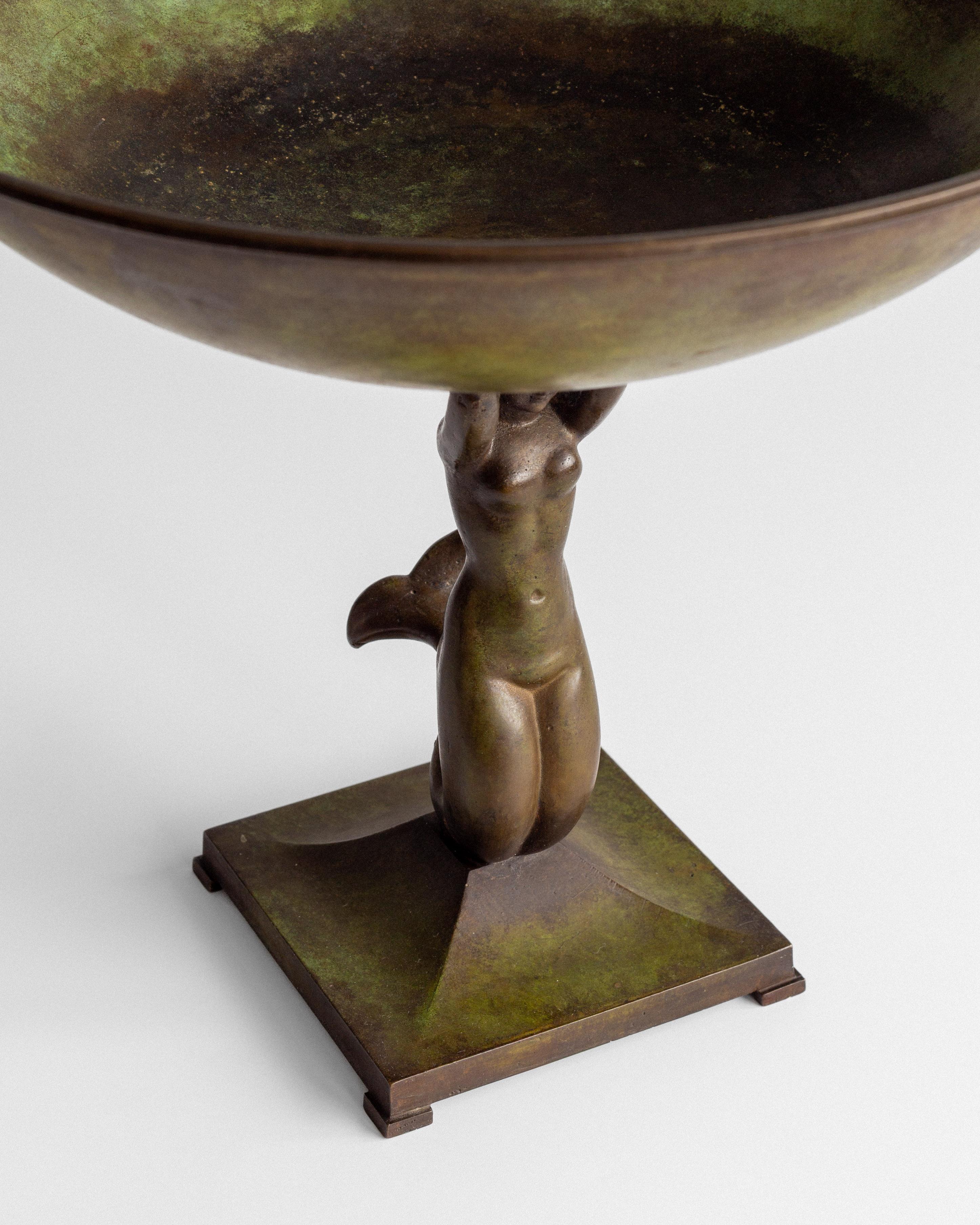 Centrotavola in bronzo su piede con sirena di Ystad-Metall, Art Deco svedese in vendita 1