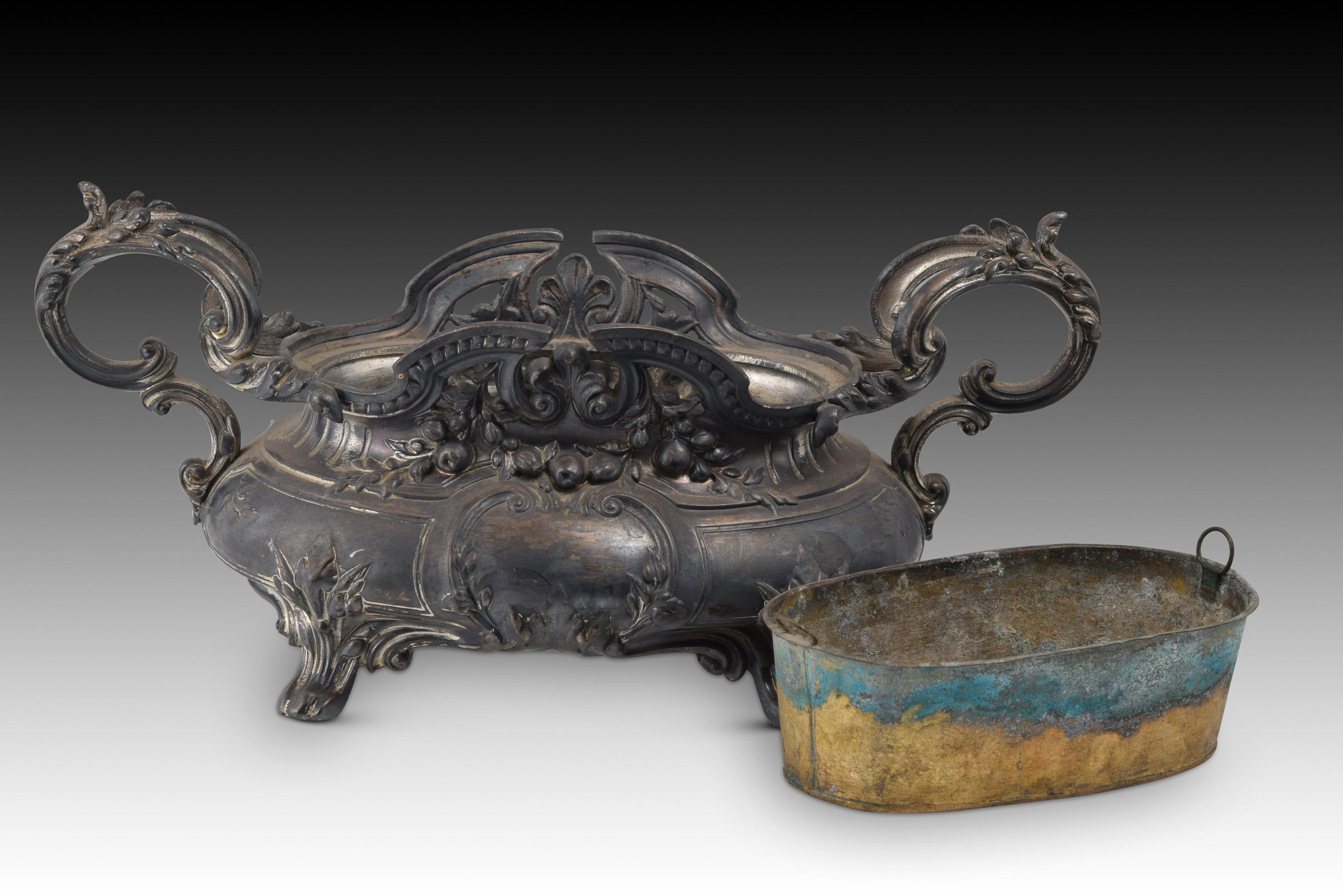 Centerpiece, Calamine, France, 19th Century In Fair Condition For Sale In Madrid, ES