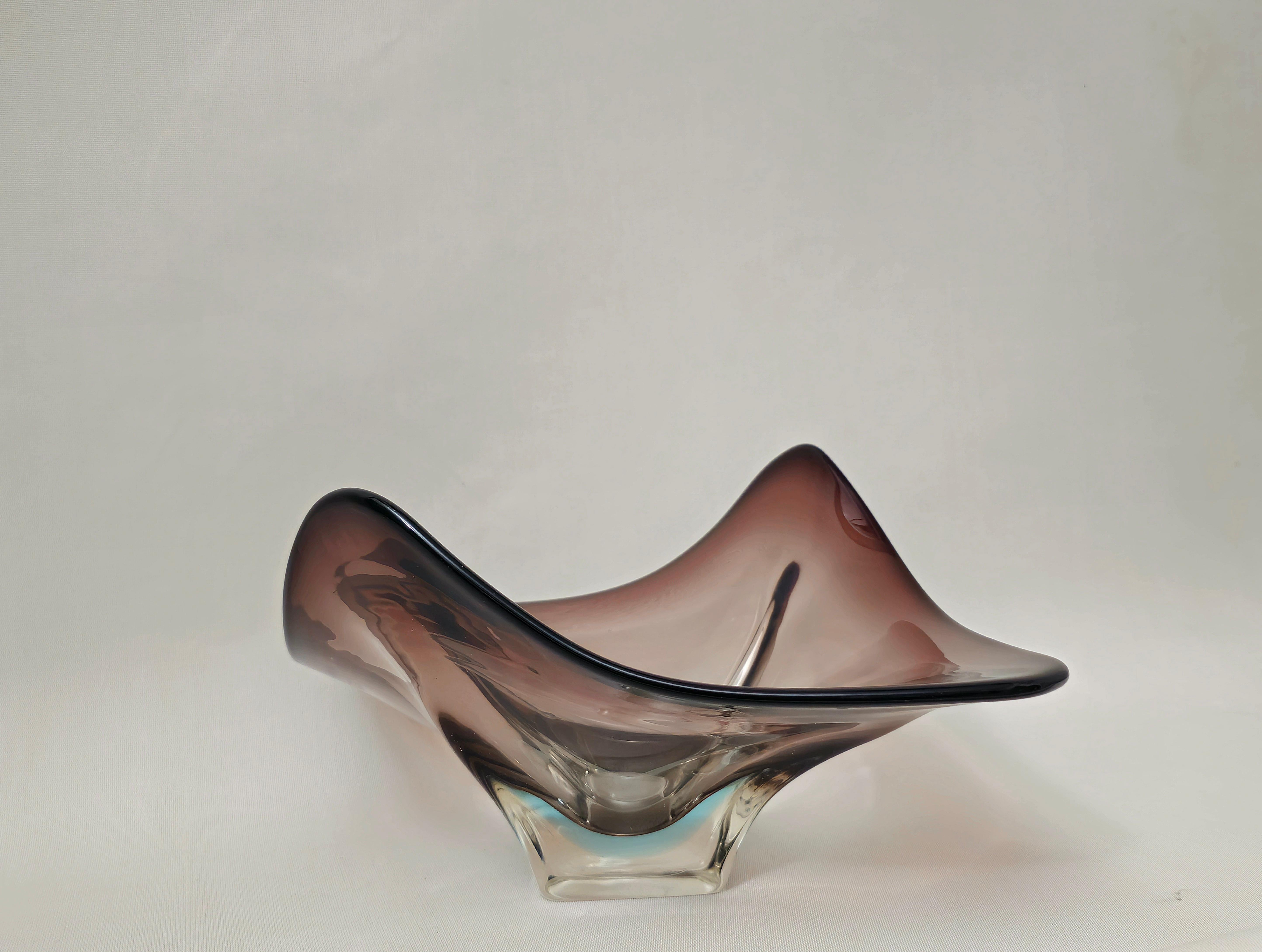 Tafelaufsatz Dekoratives Objekt Murano Glas Multiforme Mitte des Jahrhunderts Italien 1970er Jahre (20. Jahrhundert) im Angebot
