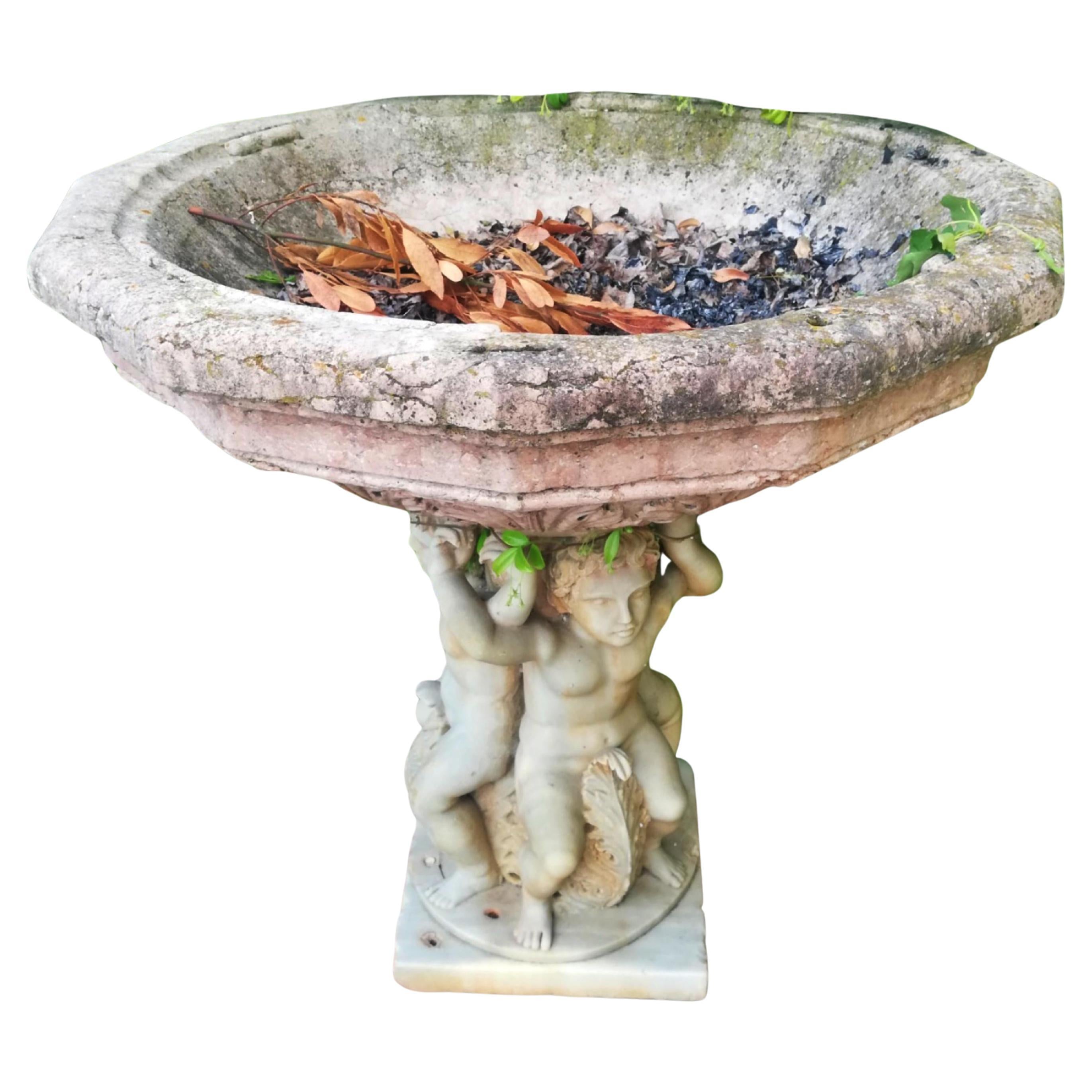 Centerpiece Fountain with an Octagonal Basin in Rosso Verona Marble early 18th In Good Condition For Sale In Madrid, ES