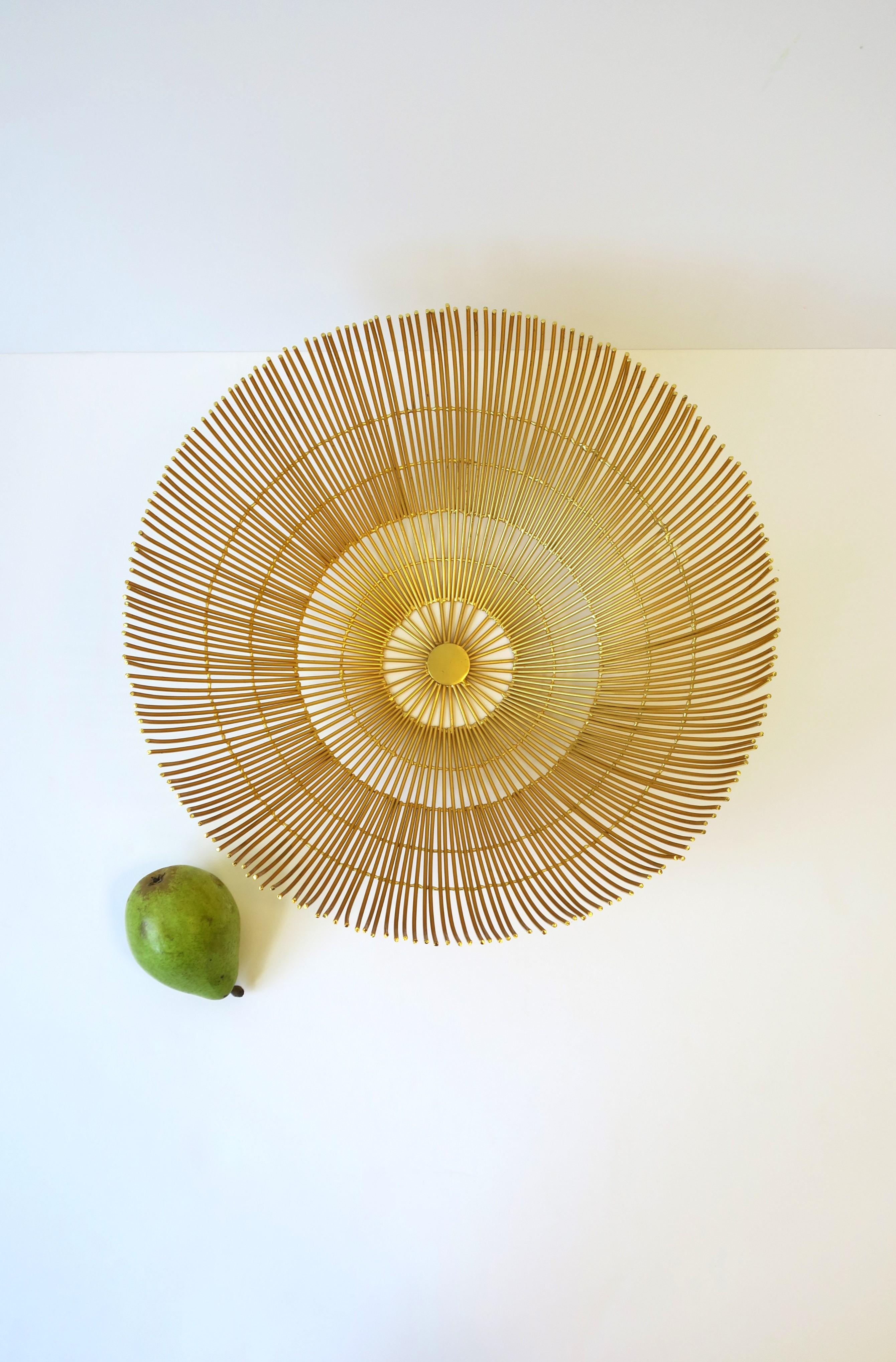 Gold Centerpiece Bowl Basket for Fruits and Vegetables In Excellent Condition For Sale In New York, NY