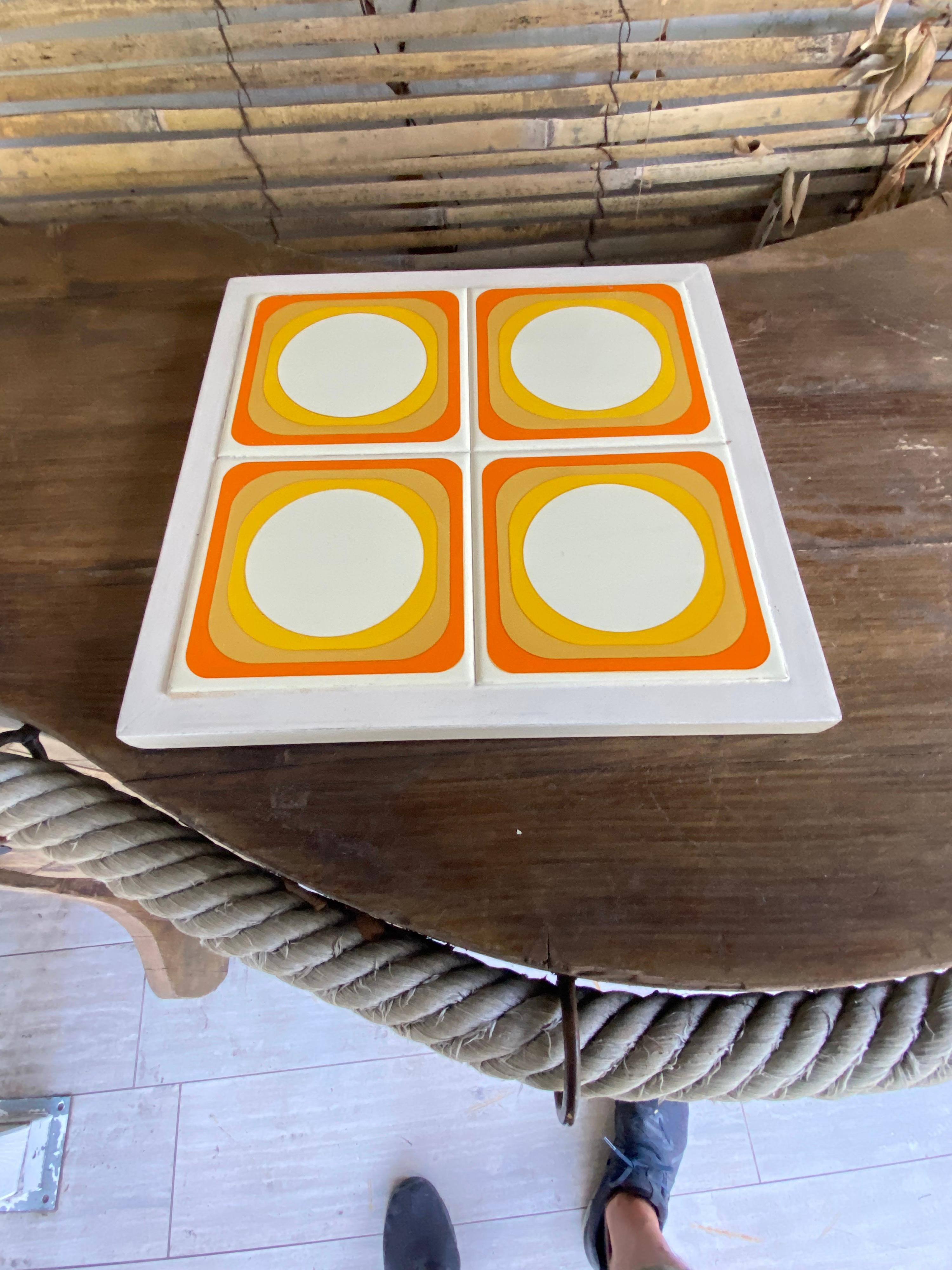 This plate is a Centerpiece with the typical geometrical pattern from the 1970's, is in ceramic.
It has been made in France, and it is in very good condition.