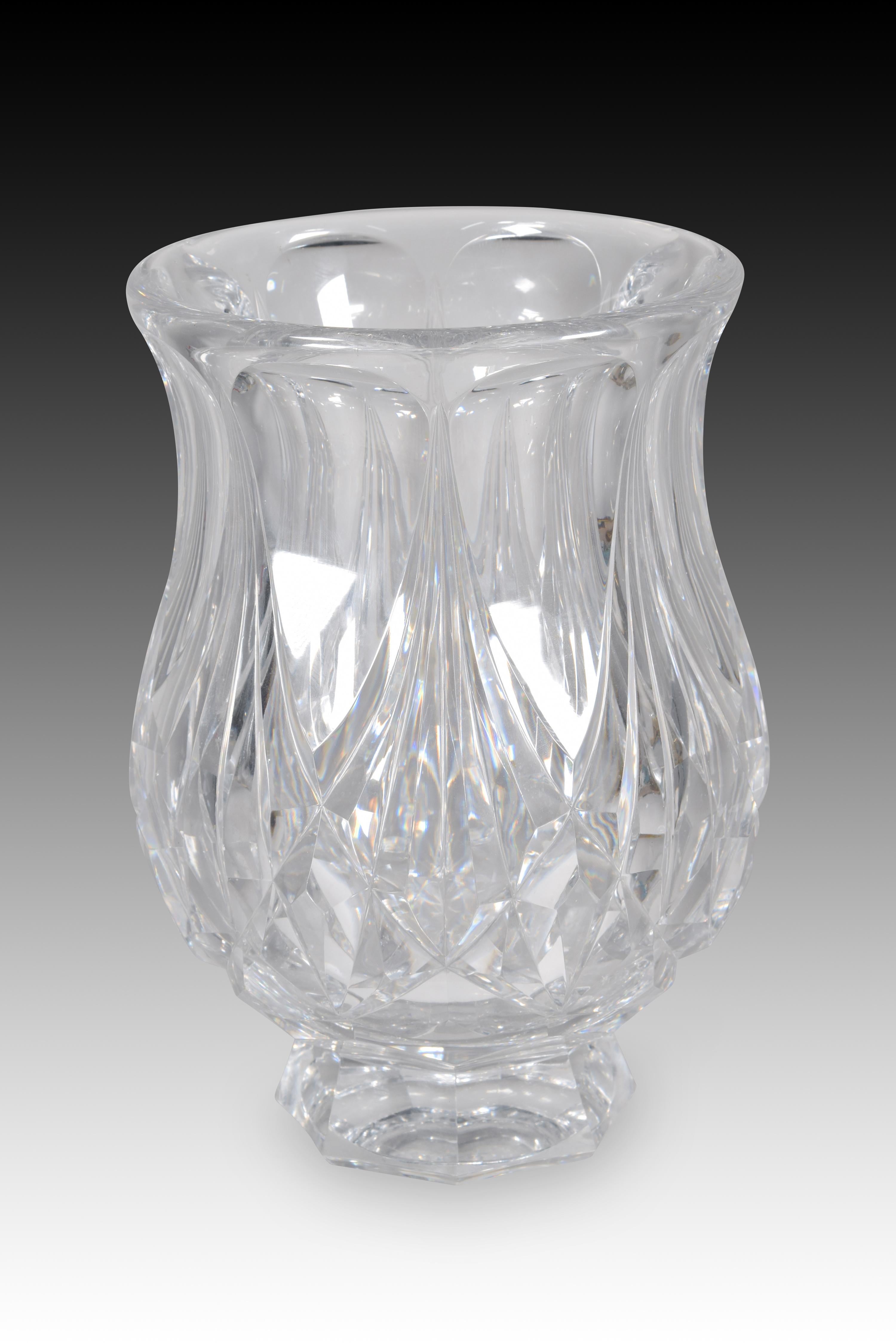 Other Centerpiece in the shape of a tulip. Crystal (glass) cut. 20th century.  For Sale