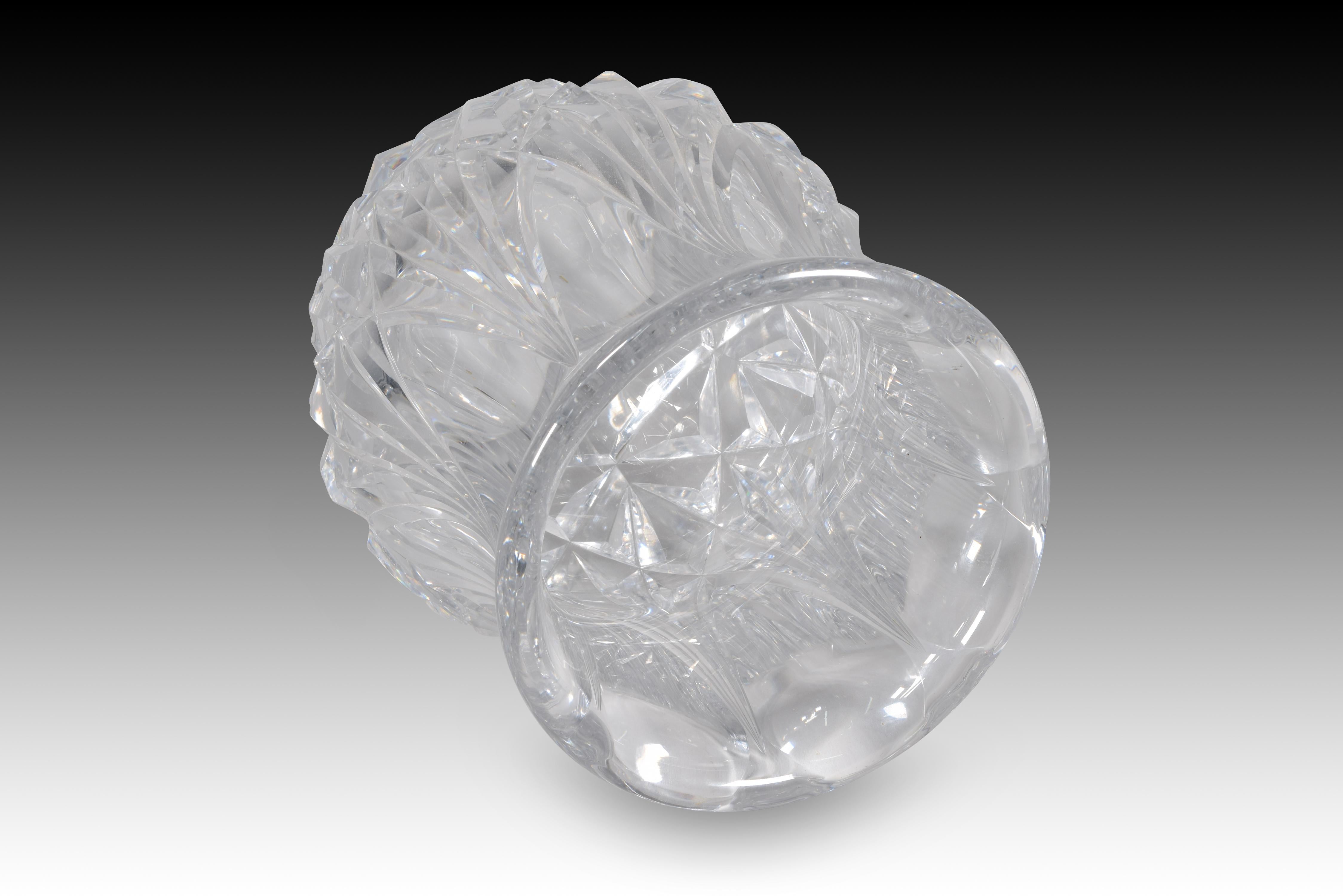 Centerpiece in the shape of a tulip. Crystal (glass) cut. 20th century.  In Good Condition For Sale In Madrid, ES