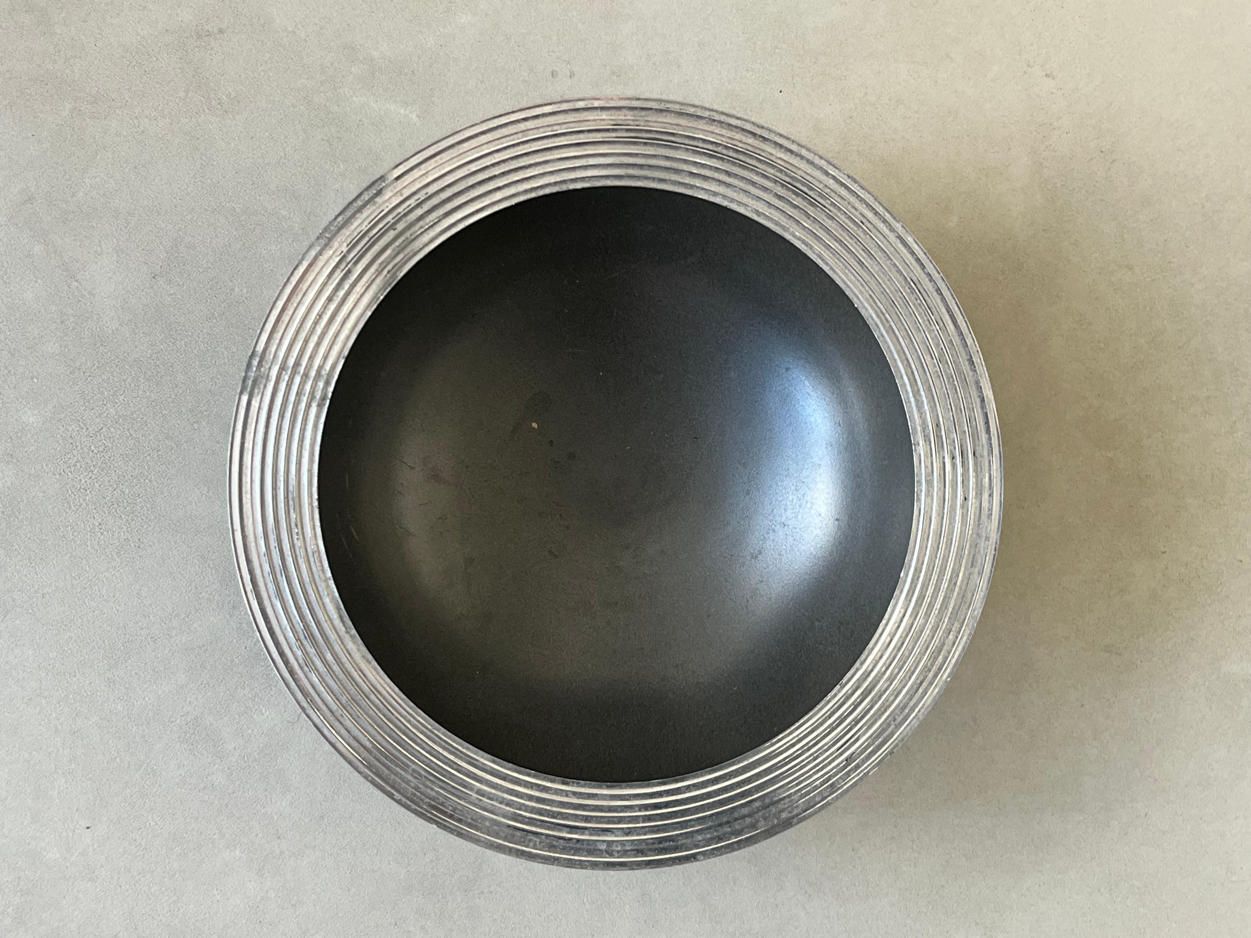 Centre de table bol à fruits art déco en métal, centre de table, accessoire de stylisme. en vente 2