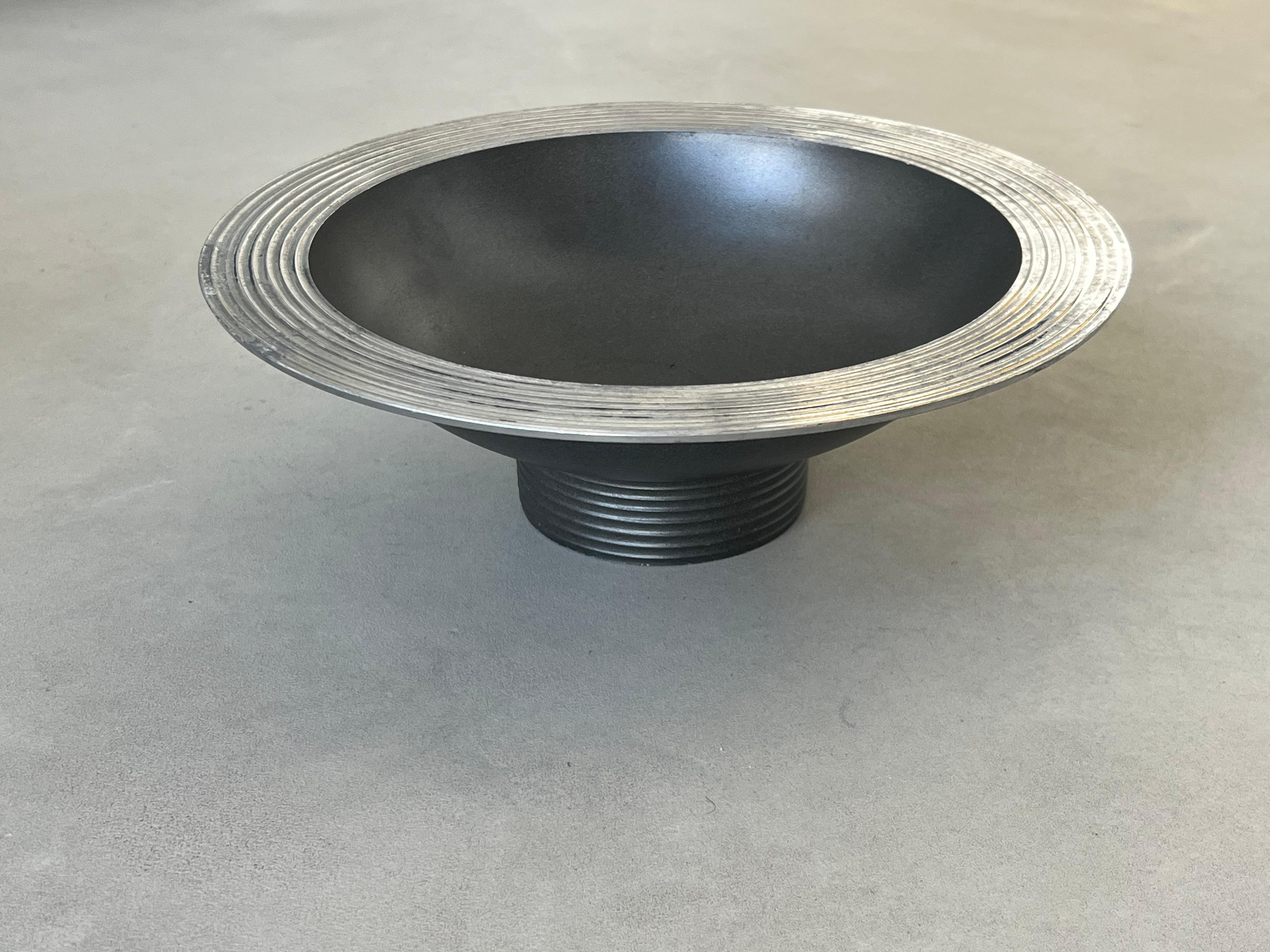 Centre de table bol à fruits art déco en métal, centre de table, accessoire de stylisme. en vente 4