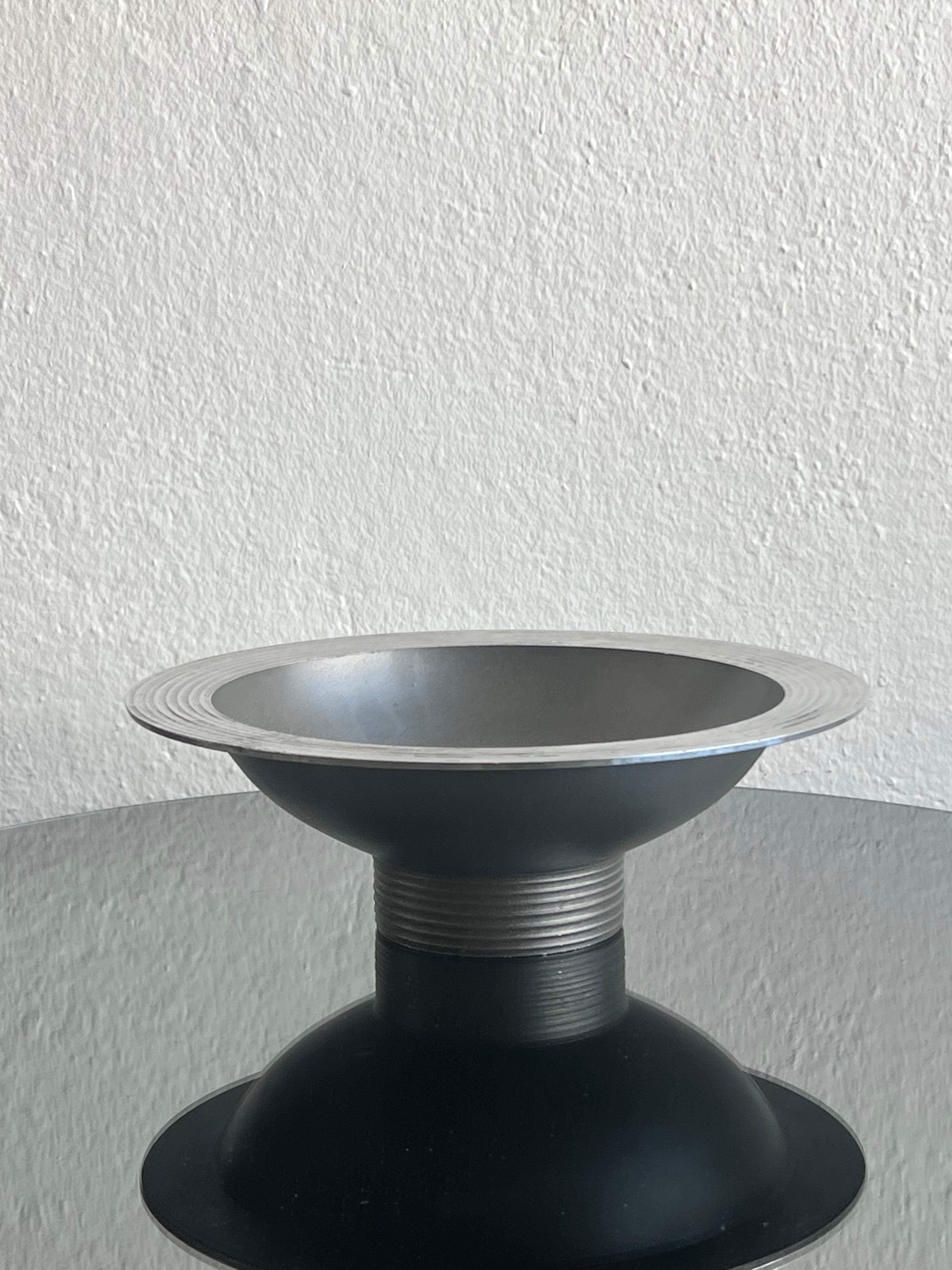 Mid-Century Modern Centre de table bol à fruits art déco en métal, centre de table, accessoire de stylisme. en vente