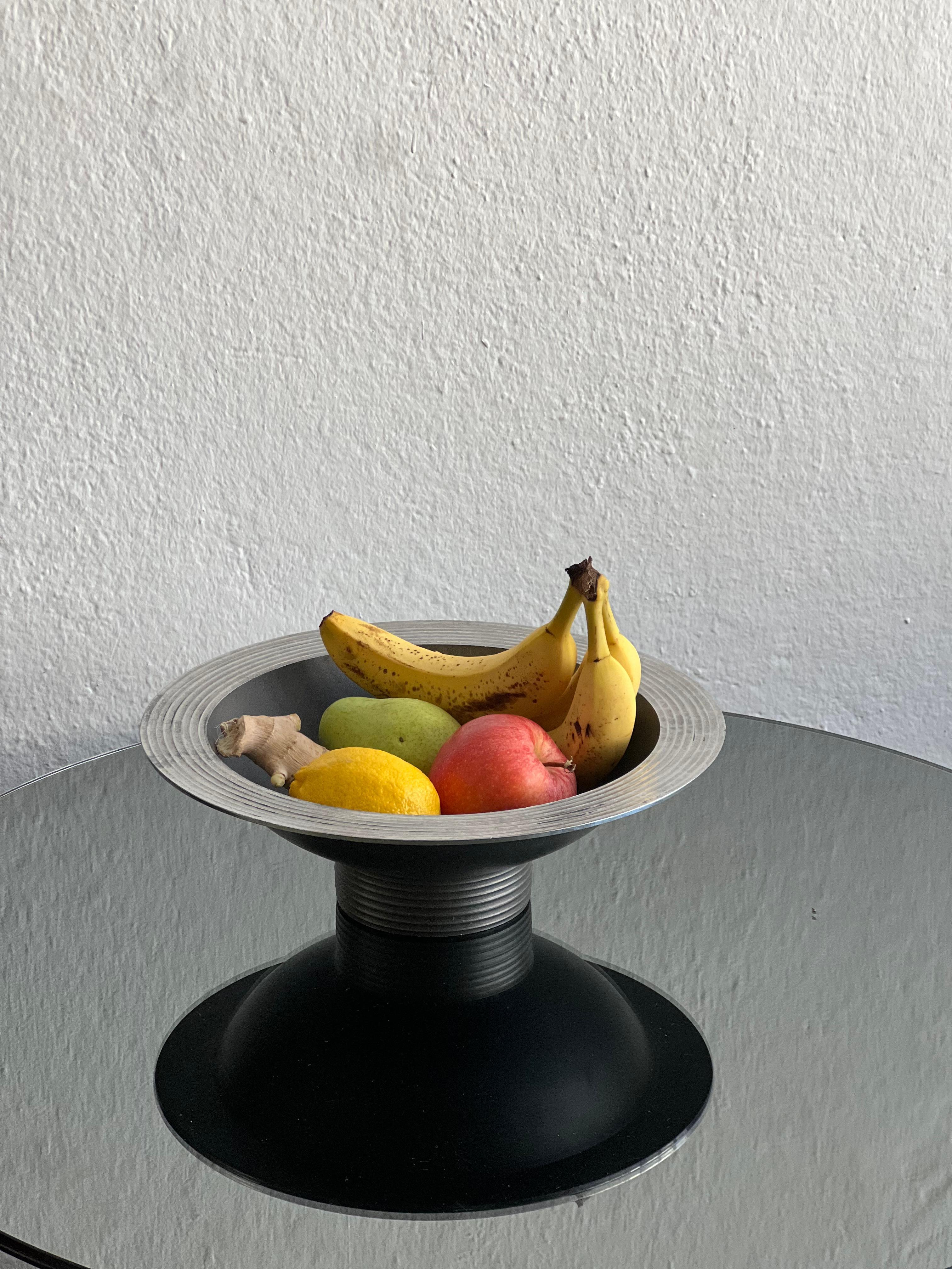 Aluminium Centre de table bol à fruits art déco en métal, centre de table, accessoire de stylisme. en vente