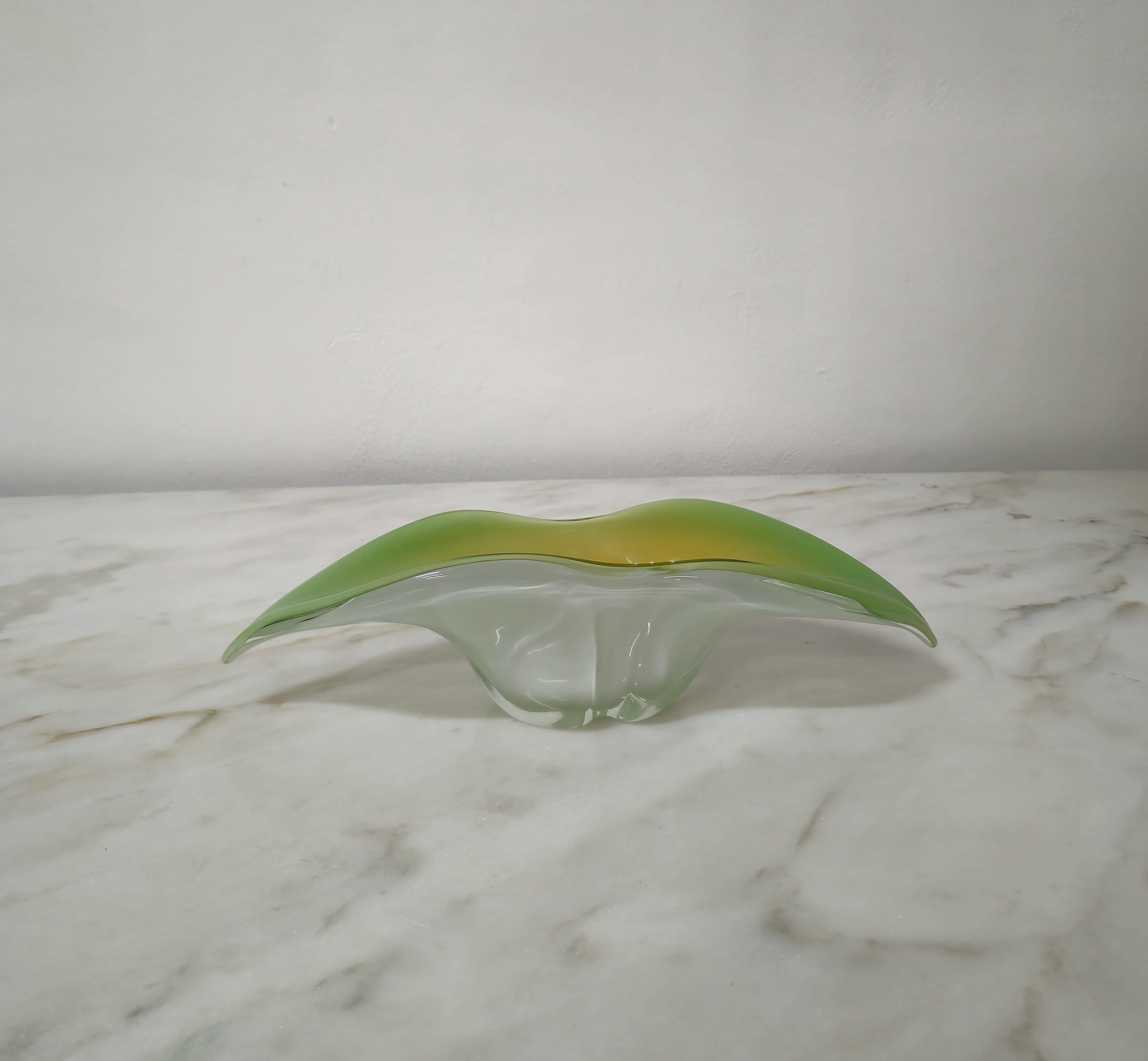 Mid-Century Modern Centerpiece Murano Glass White Green Midcentury Italian Design 1970s For Sale