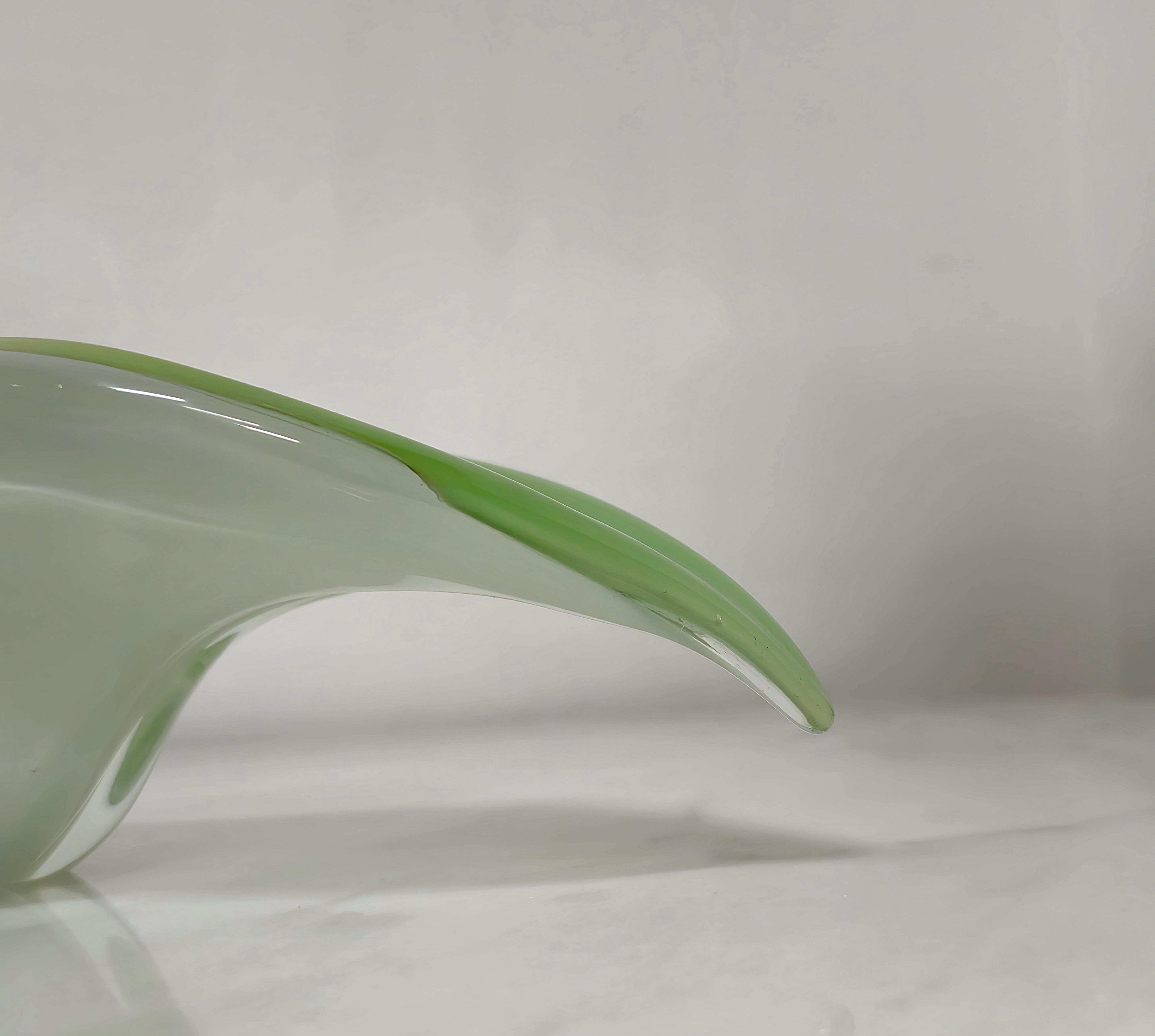 Centerpiece Murano Glass White Green Midcentury Italian Design 1970s In Good Condition For Sale In Palermo, IT