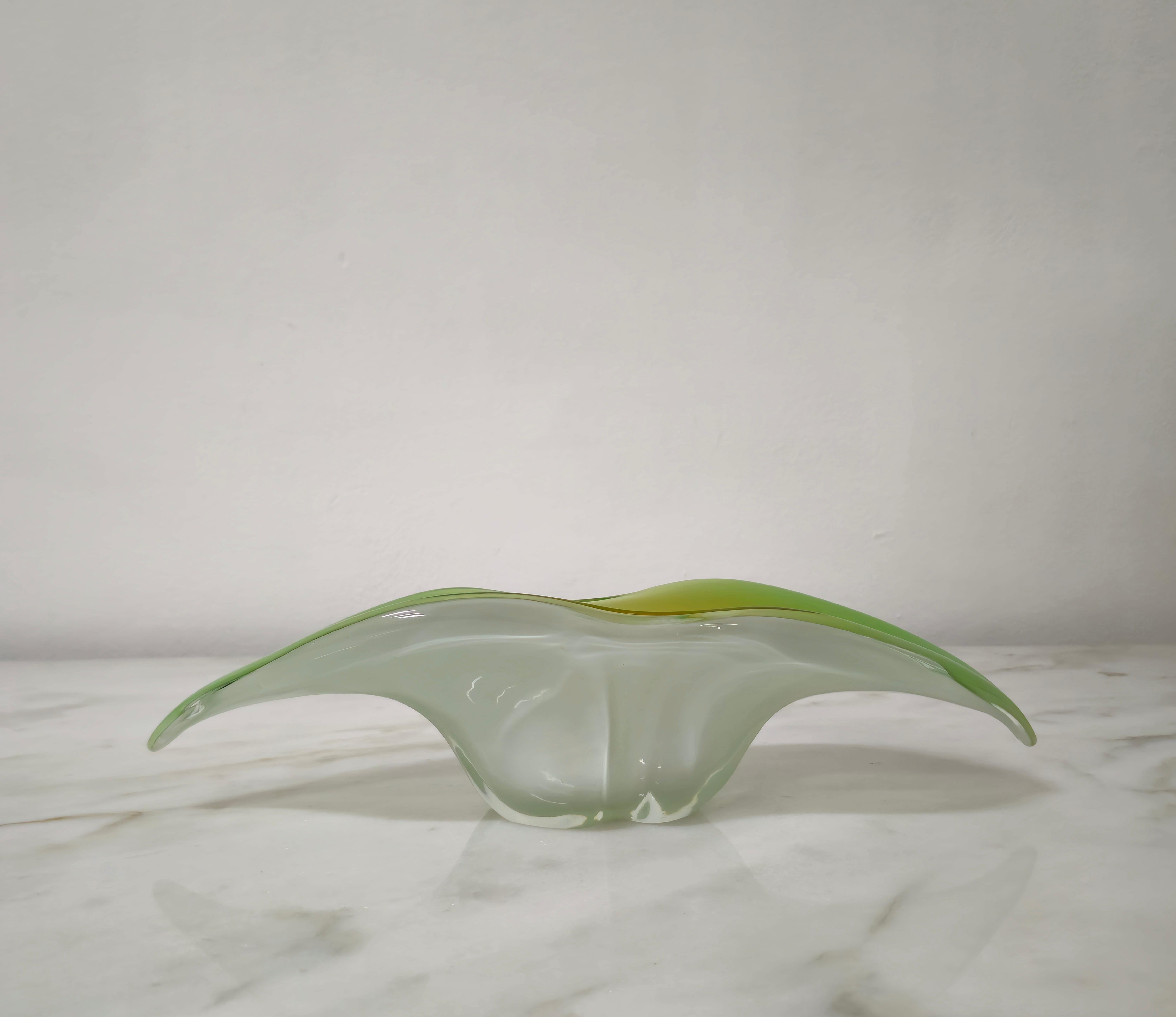 Tafelaufsatz Murano Glas Weiß Grün Midcentury Italian Design 1970s (Muranoglas) im Angebot