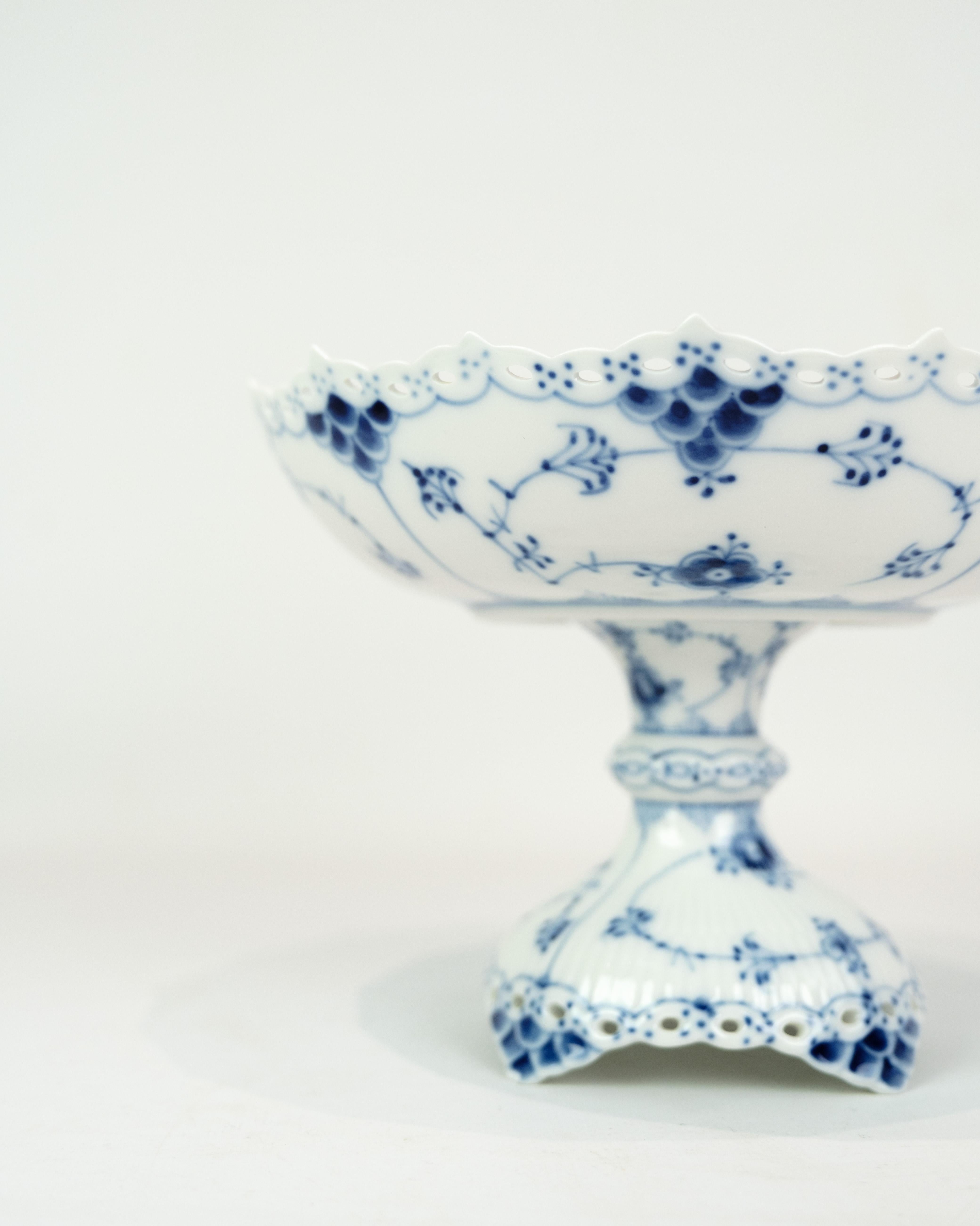 Centro de mesa n.º 1/1020 Hecho en mejillón pintado Helblonde de Royal Copenhagen Danés en venta