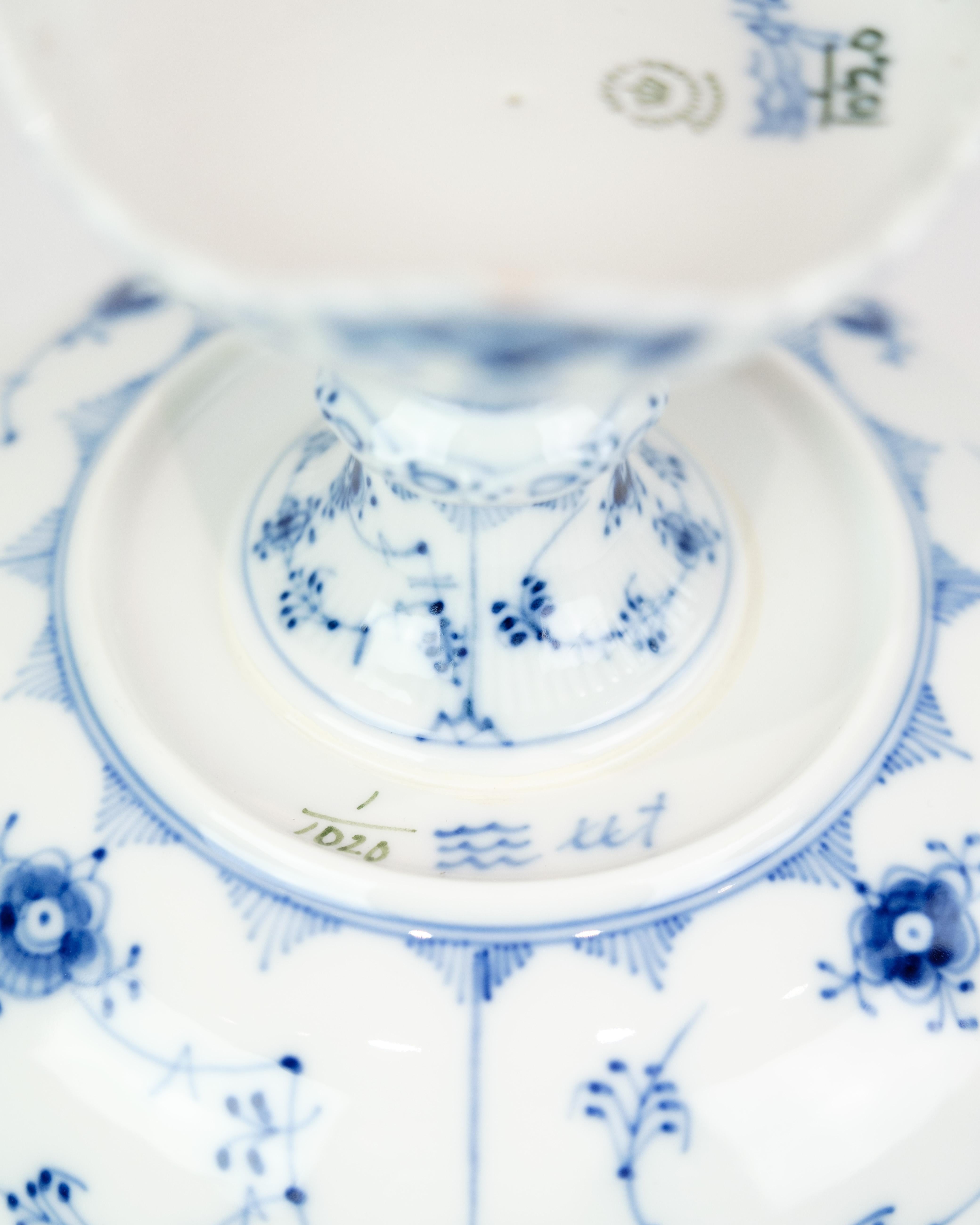 Centro de mesa n.º 1/1020 Hecho en mejillón pintado Helblonde de Royal Copenhagen en venta 1