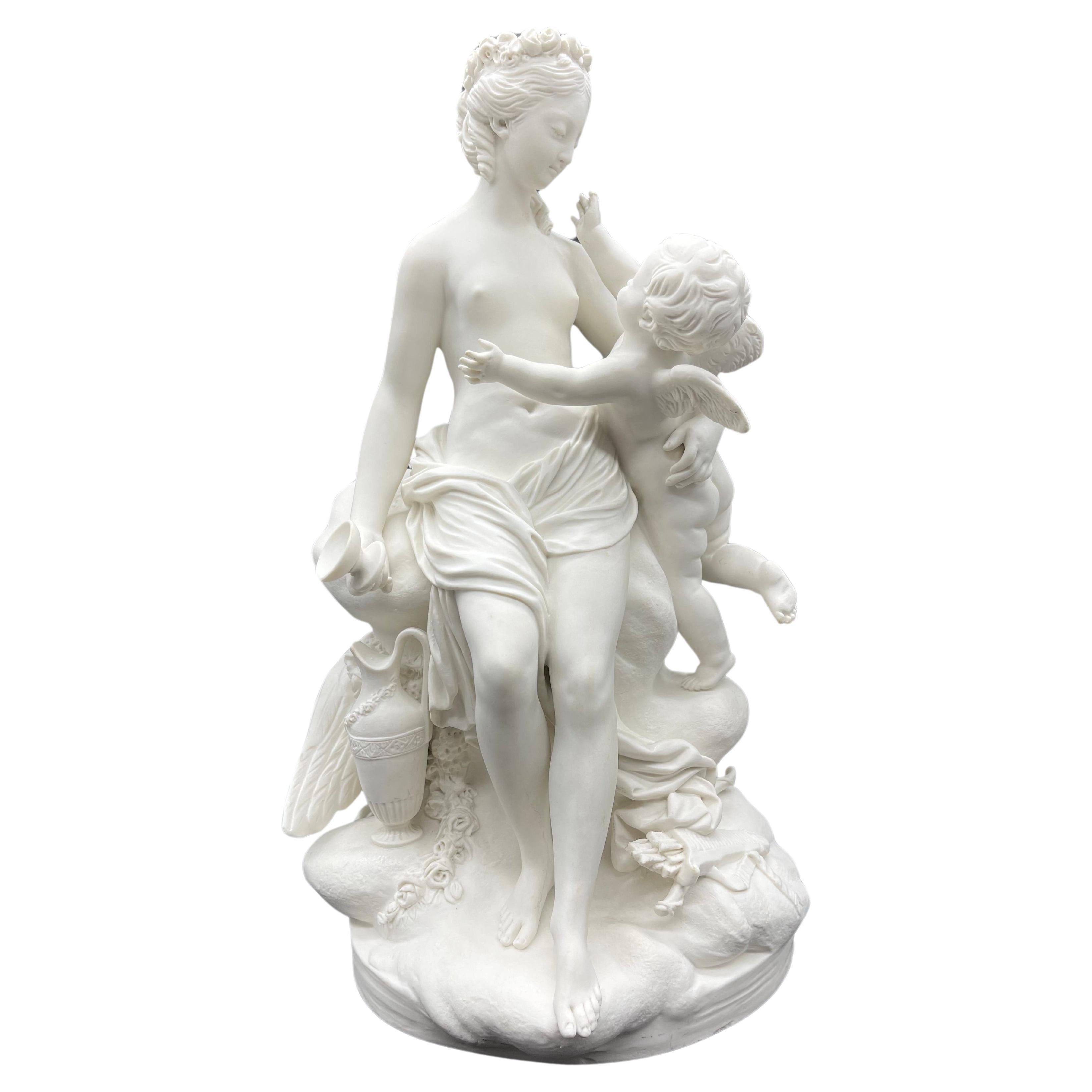 Centre de table Statue de Psyché et Cupidon en biscuit de Sèvres, années 1890, France