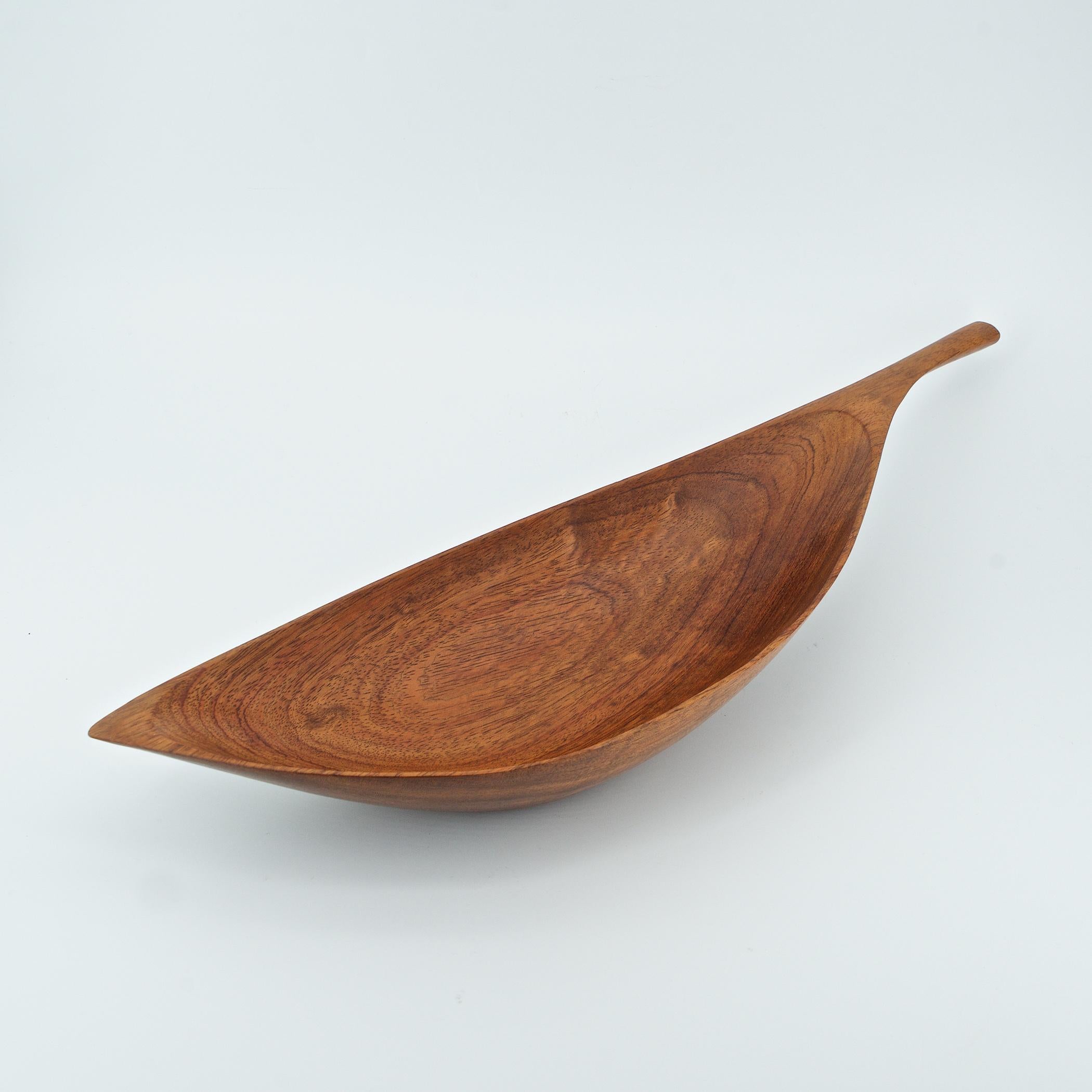 Mid-Century Modern Centerpiece Rare Wood Fruit Bowl Mid 20th Century American Craftsman Design For Sale