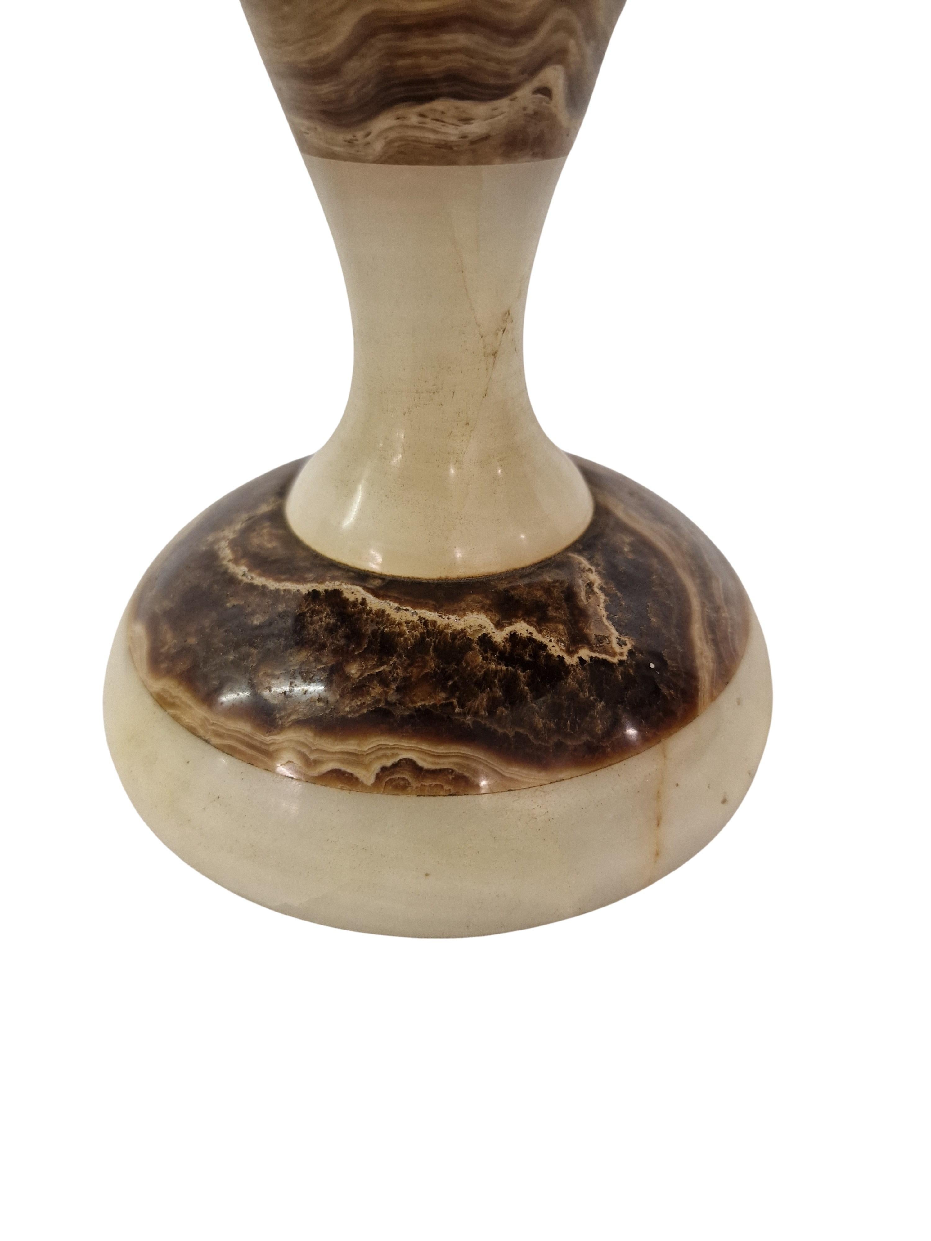 Tafelaufsatz aus Halbedelstein, Onyx mit Calzit, um 1900, Italien (Italienisch) im Angebot