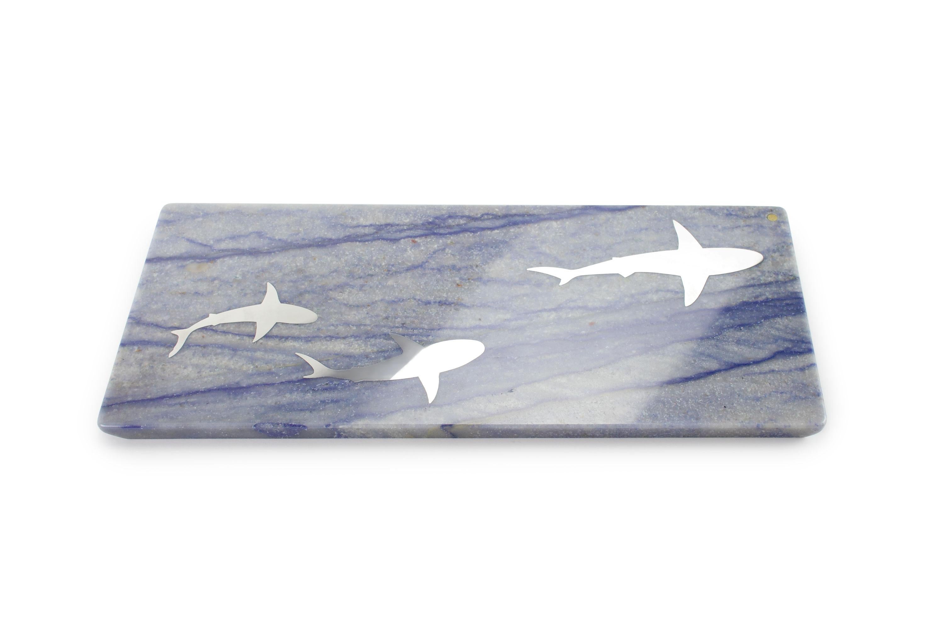Important centerpiece / serving plate in semi-precious quartzite Azul Macaubas with stainless steel or white Carrara marble inlay.

Dimensions: Big - L 50 W 21.5 H 1.5 cm
Also available: Medium - L 45 W 12 H 1.5 cm

100% Hand made in Italy.

Marble