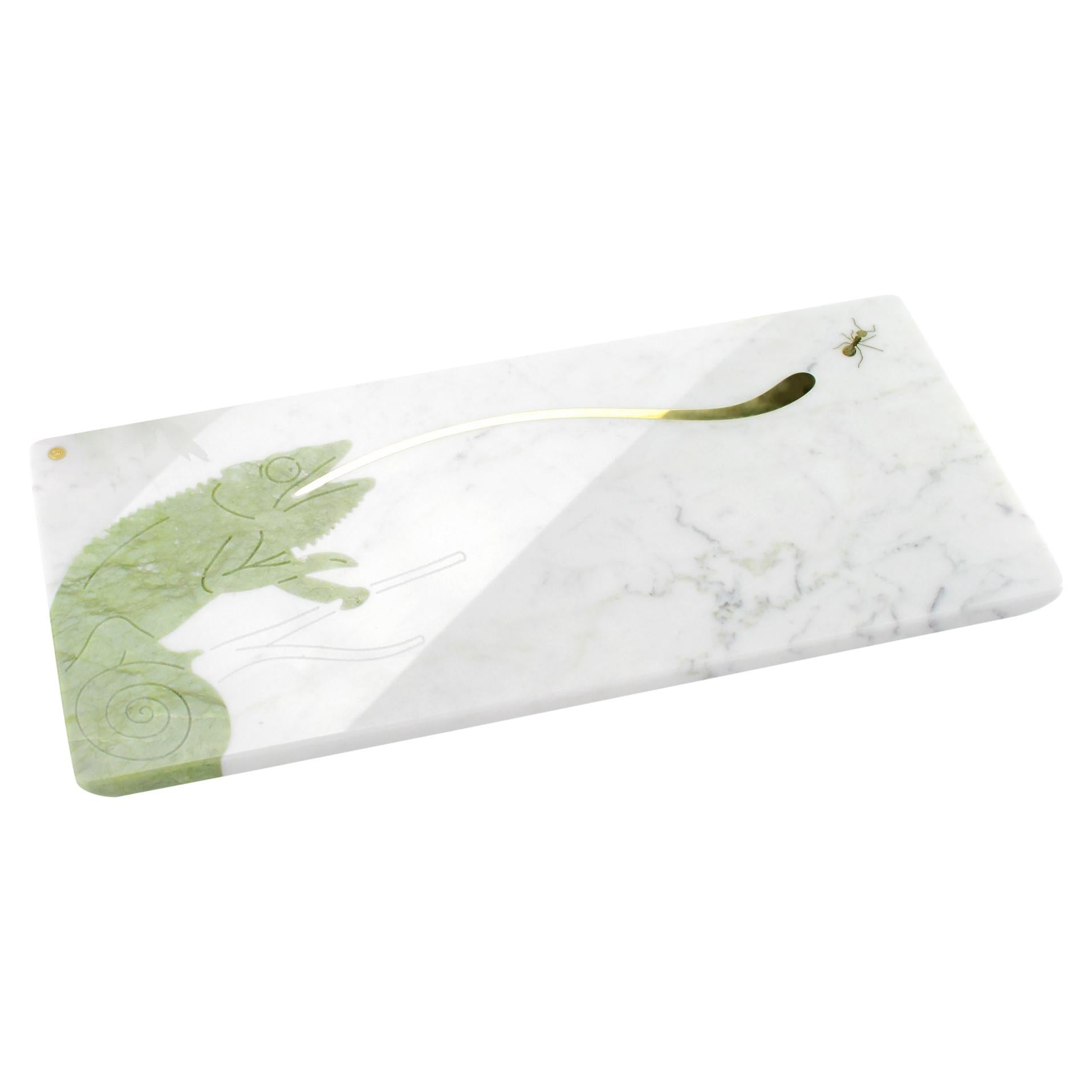 Tafelaufsatz-Teller Serviergeschirr aus weißem Carrara-Marmor mit grüner Ming-Messing-Intarsienarbeit