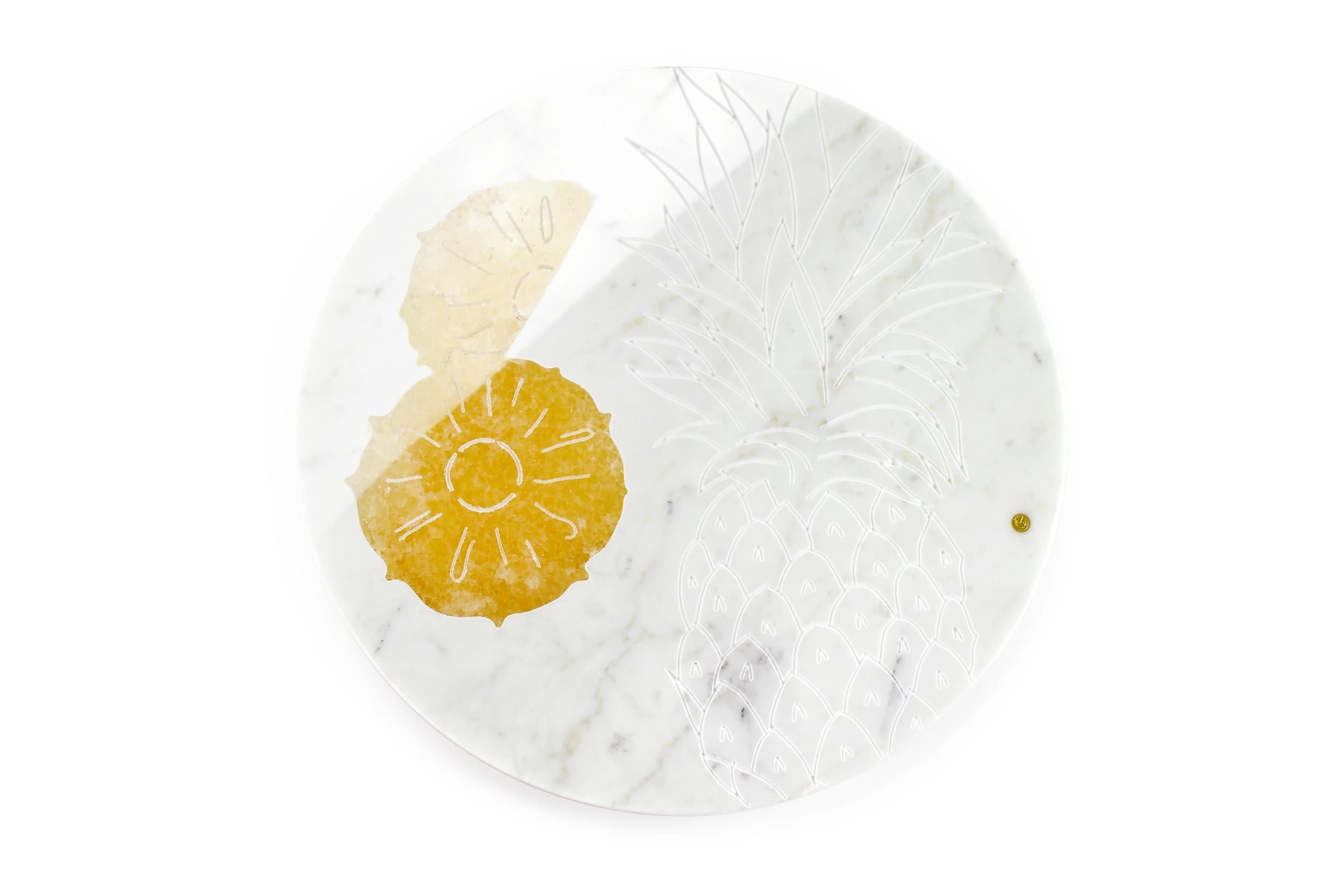 Modern Centerpiece Platters Serveware Carrara Marble Honey Onyx Collectible Design For Sale