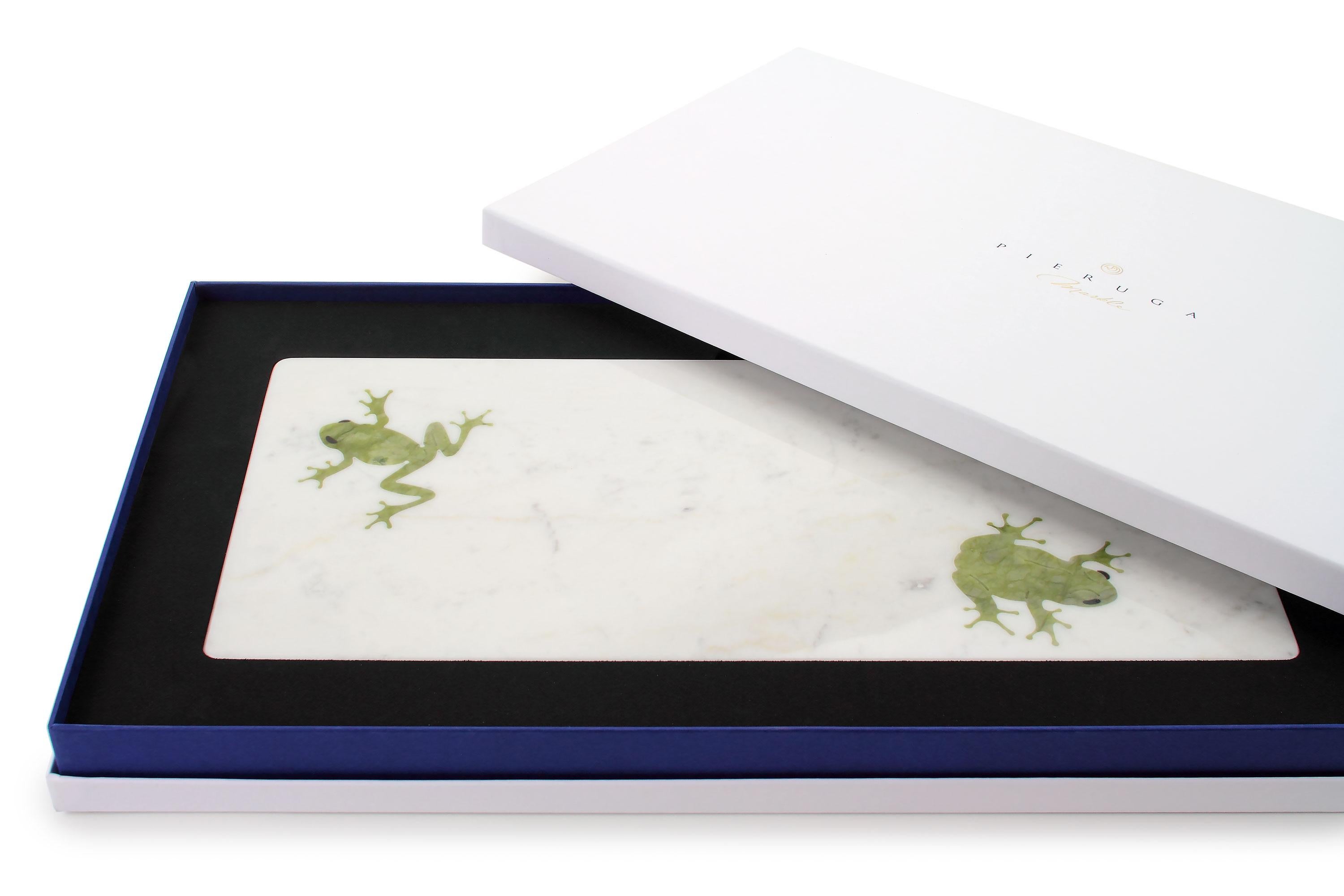 Tafelaufsatz-Tischgeschirr aus weißem Carrara-Marmor, Grün, Ming, Sammlerstück, Italien (Geschnitzt) im Angebot