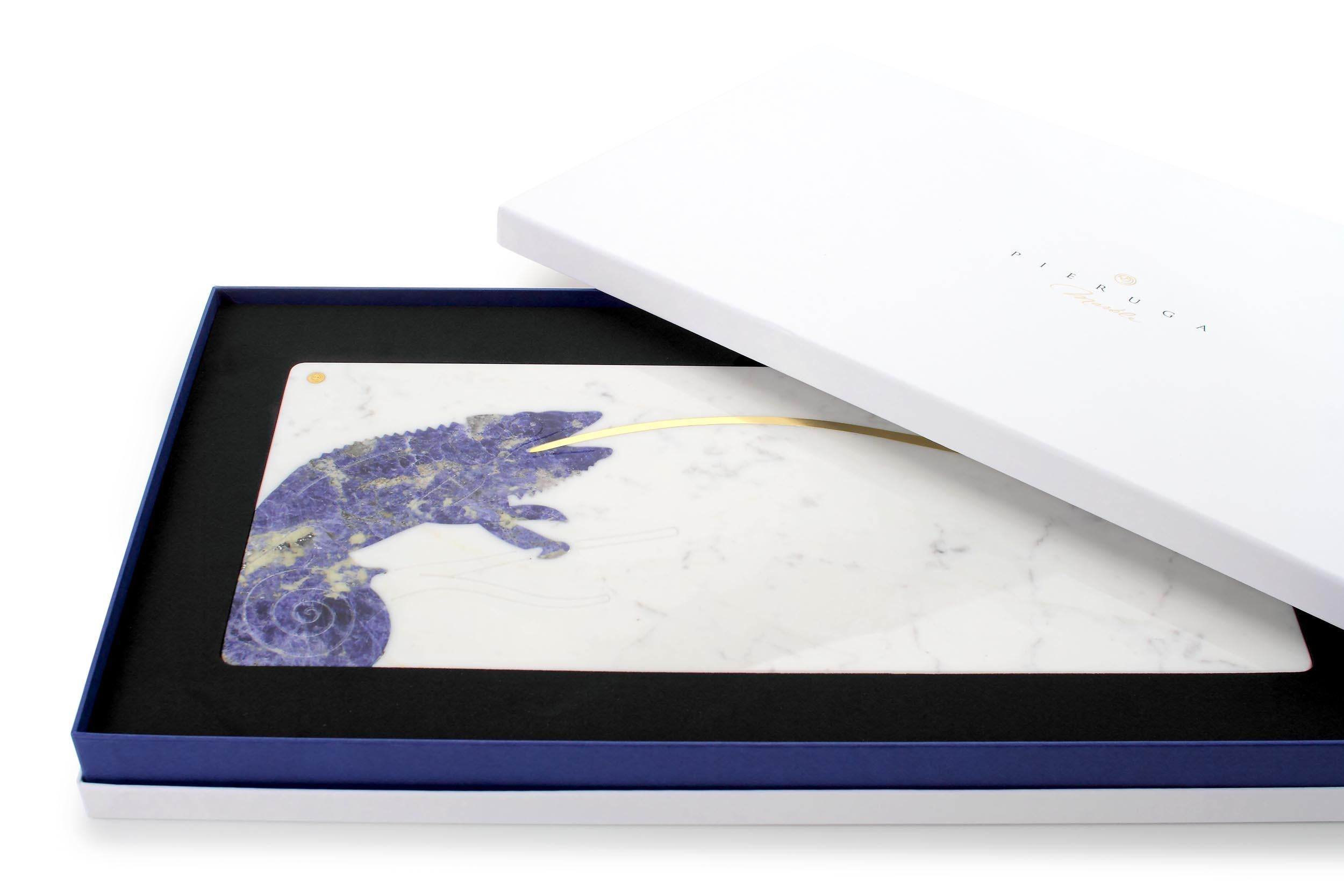 Modern Centerpiece Serveware White Marble and Gemstone Sodalite Blue Handmade Italy For Sale