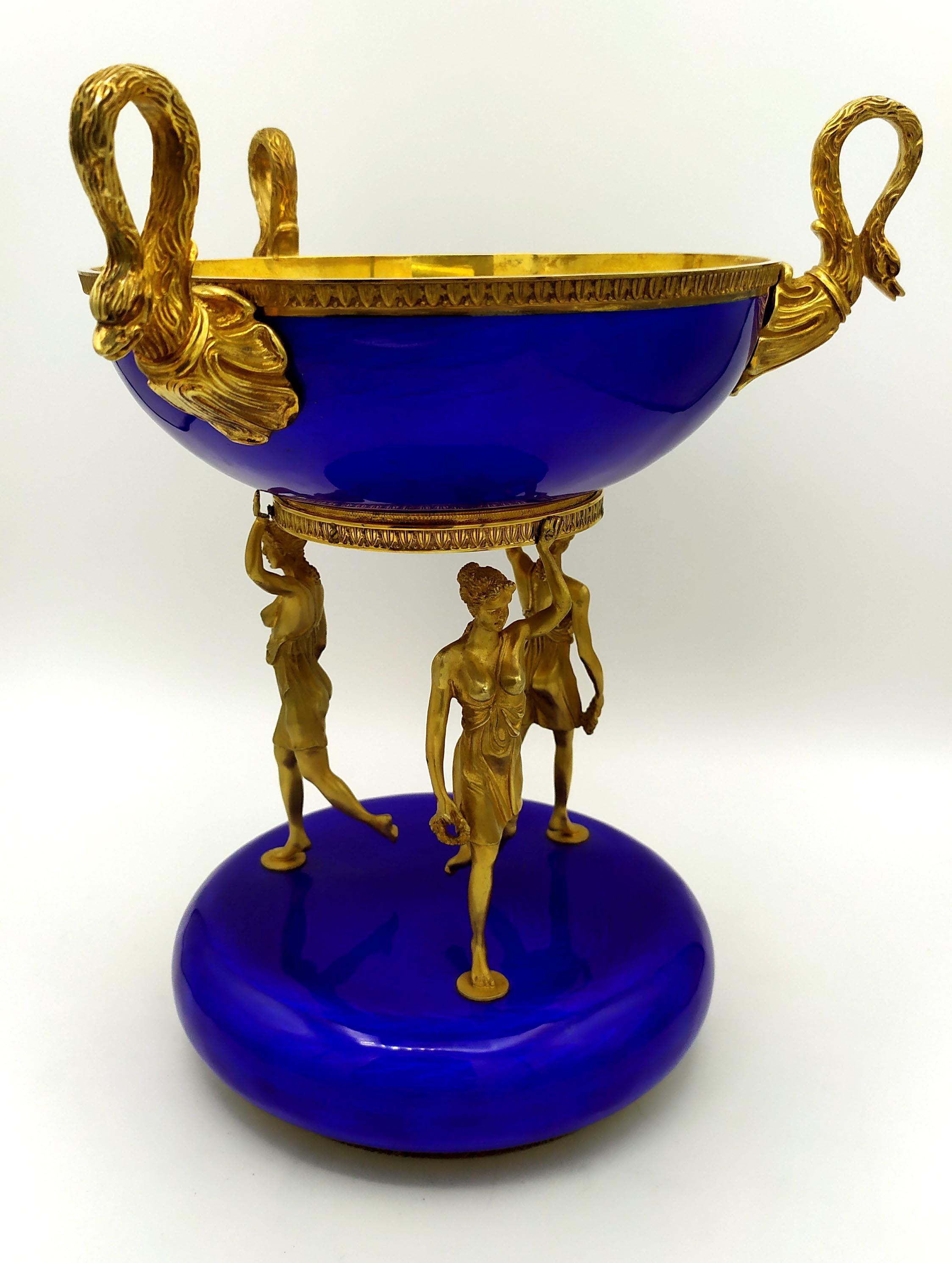Centro de mesa mujer joven esmalte azul cocido plata de ley Salimbeni Late 20th Century en venta