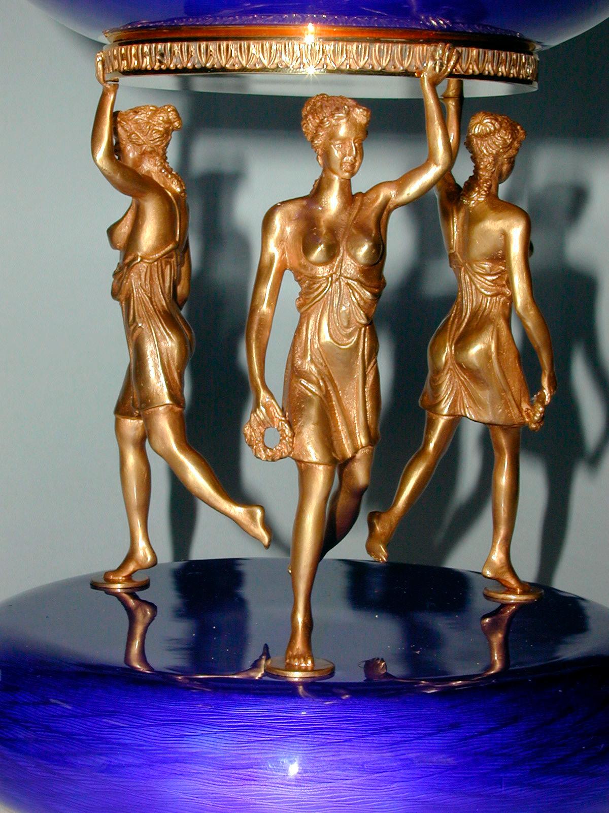Centro de mesa mujer joven esmalte azul cocido plata de ley Salimbeni Oro en venta