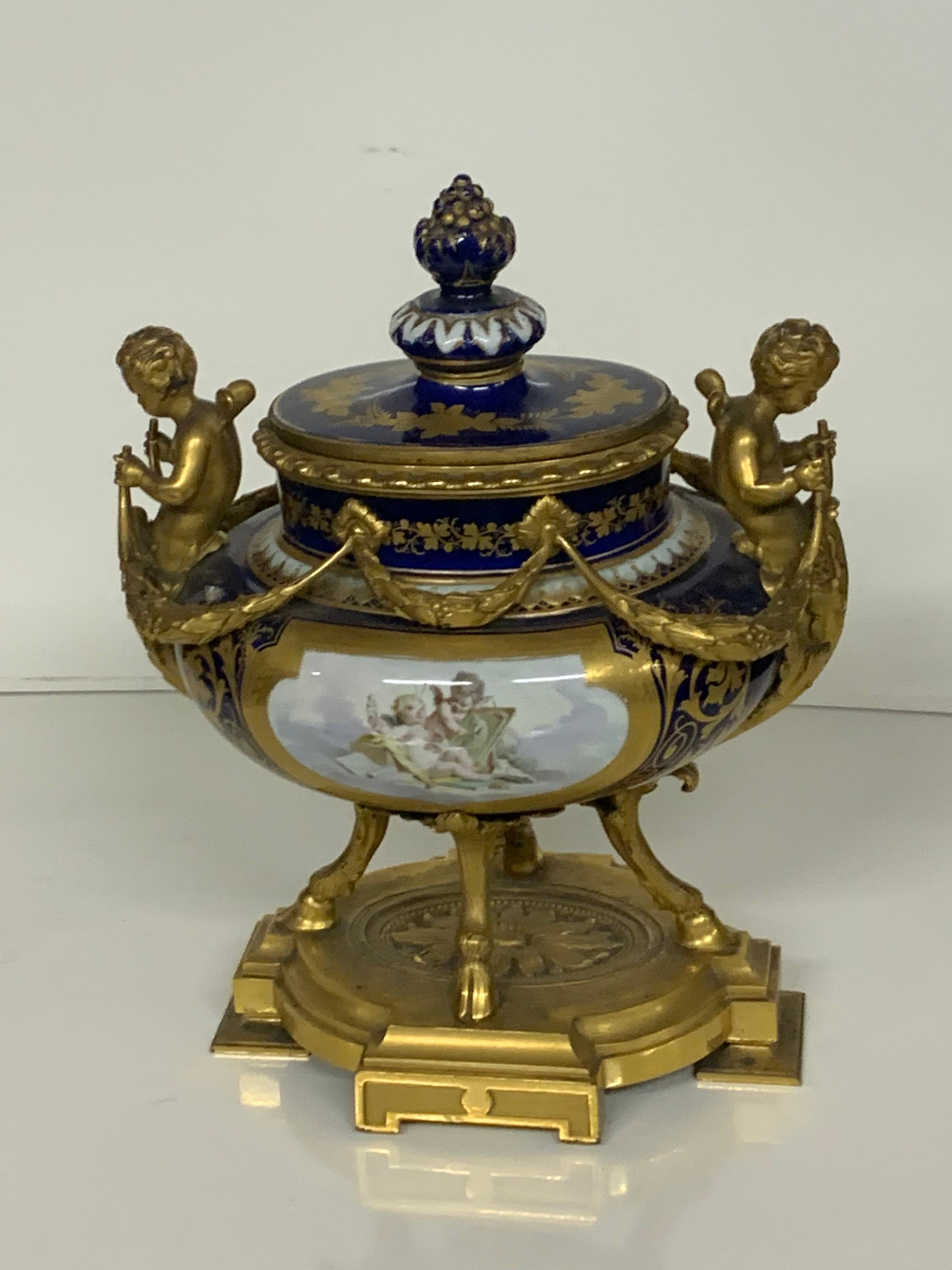 Louis XVI centerpieces porcelain sevres style with cherub  For Sale