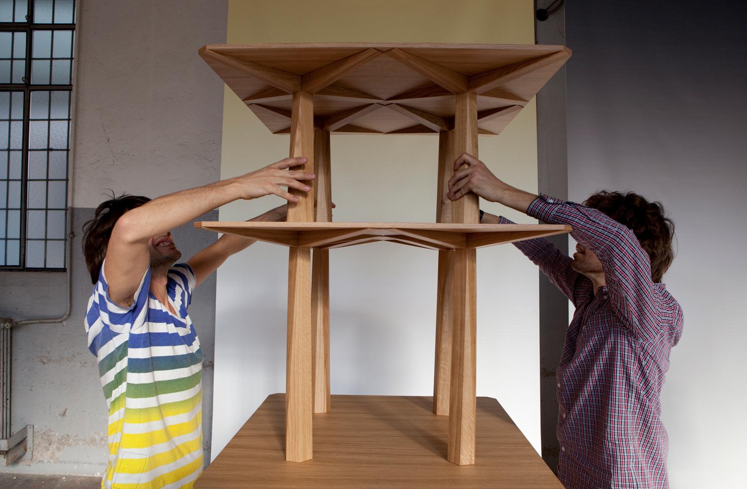 Per la sua prima collezione, esposta al Salone del Mobile di Milano del 2011, Oeuffice ha proposto 