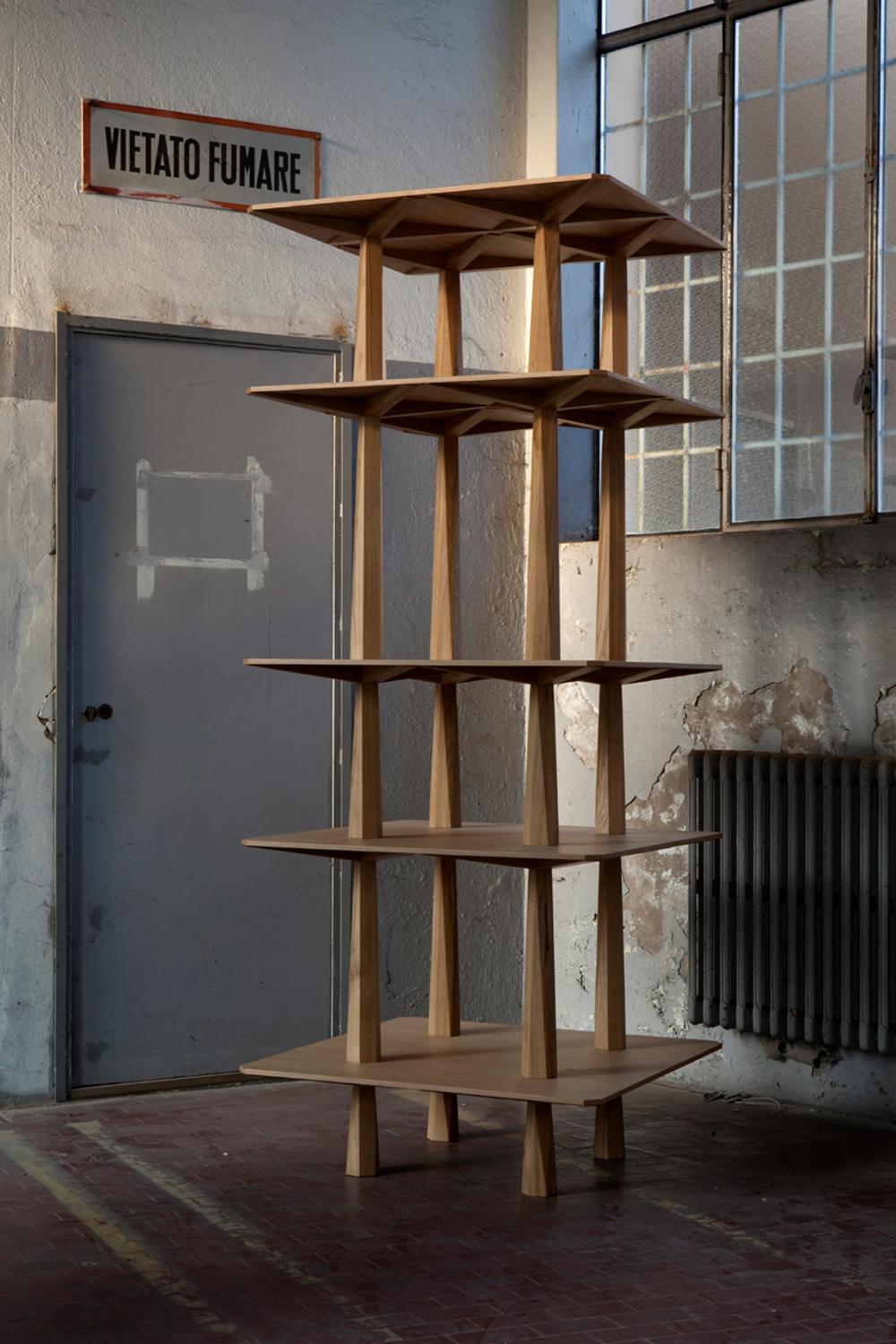 Centina Totem by Oeuffice In New Condition For Sale In Pireaus-Athens, Greece