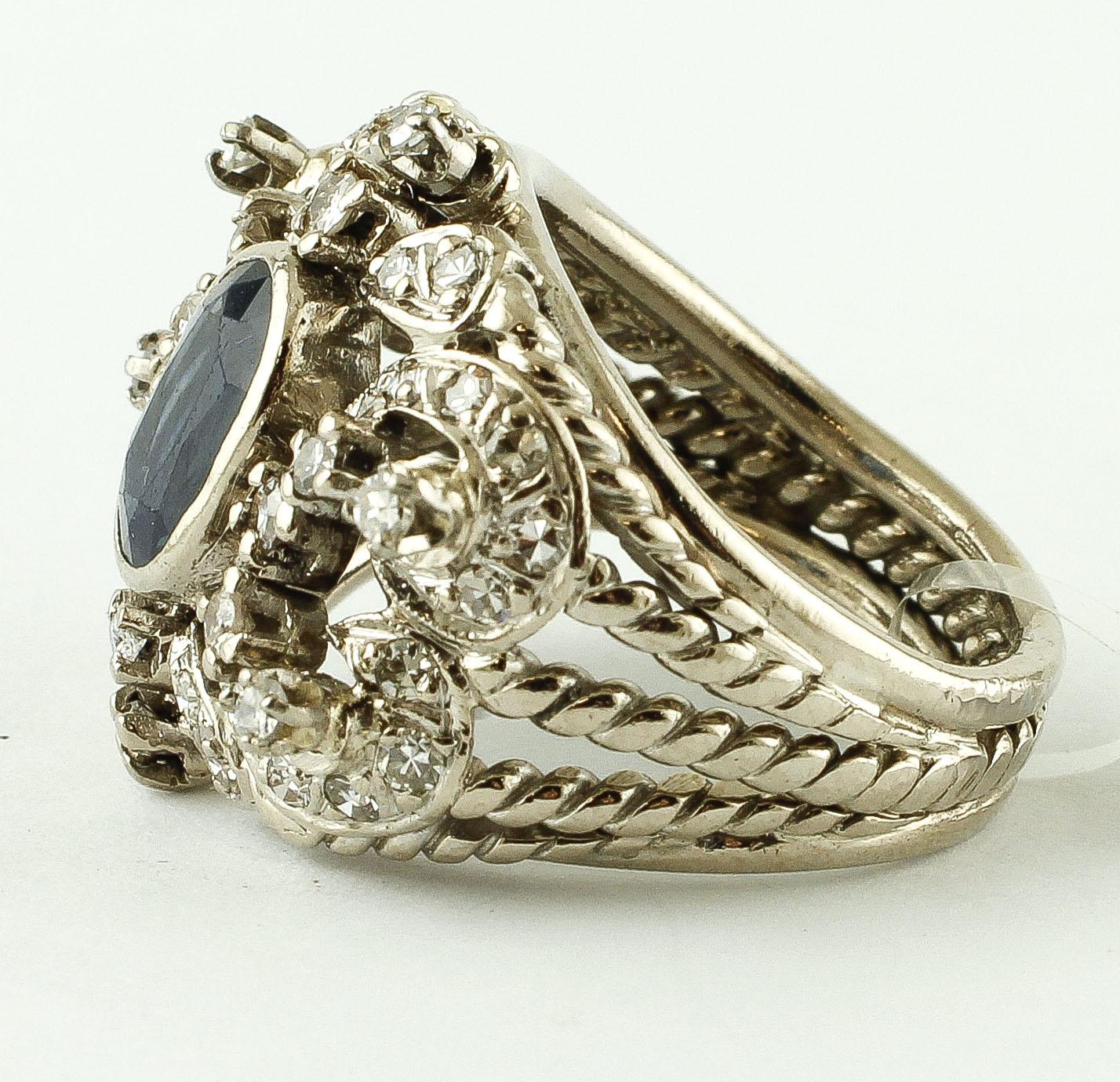 SHIPPING POLICY:
No additional costs will be added to this order.
Shipping costs will be totally covered by the seller (customs duties included).

Vintage ring in 12k white gold structure, mounted with a 2.80 ct blue sapphire in the centre,