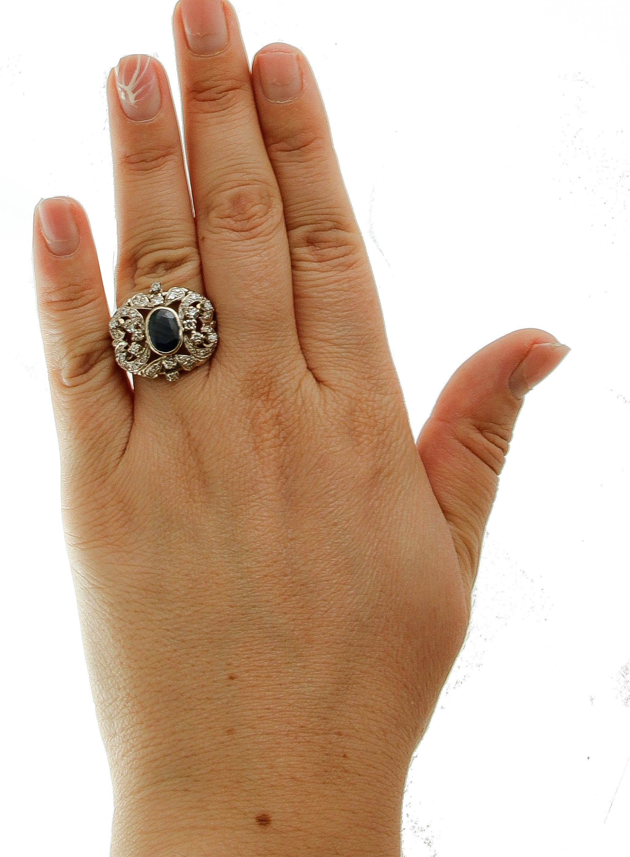 Retro Central Blue Sapphire, Diamonds, 12 Karat White Gold Vintage Ring