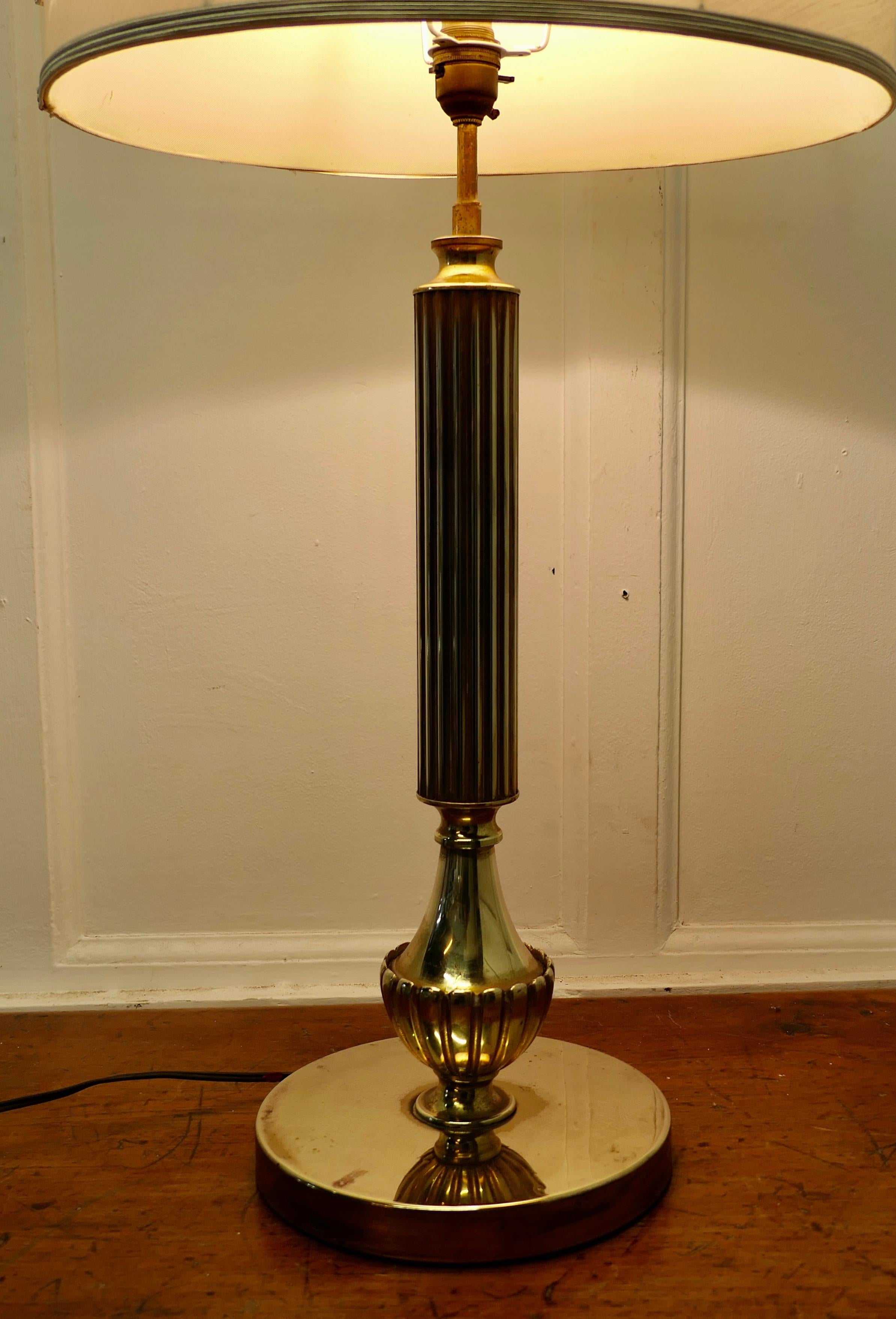 Central Brass Column Table Lamp For Sale 2
