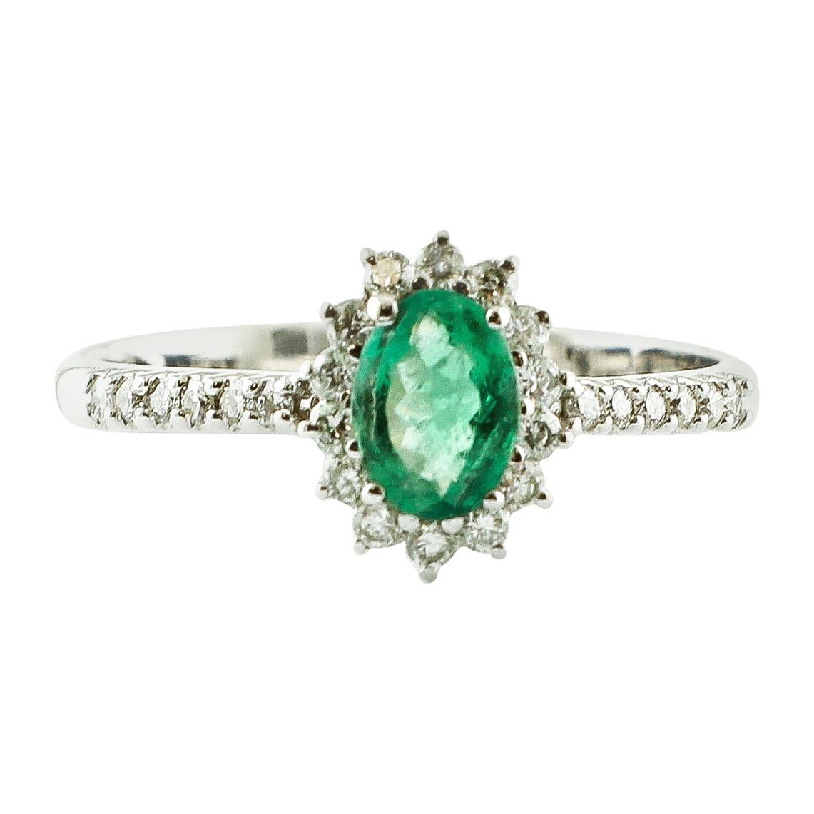 Central Emerald, Diamonds, 18 Karat White Gold Ring