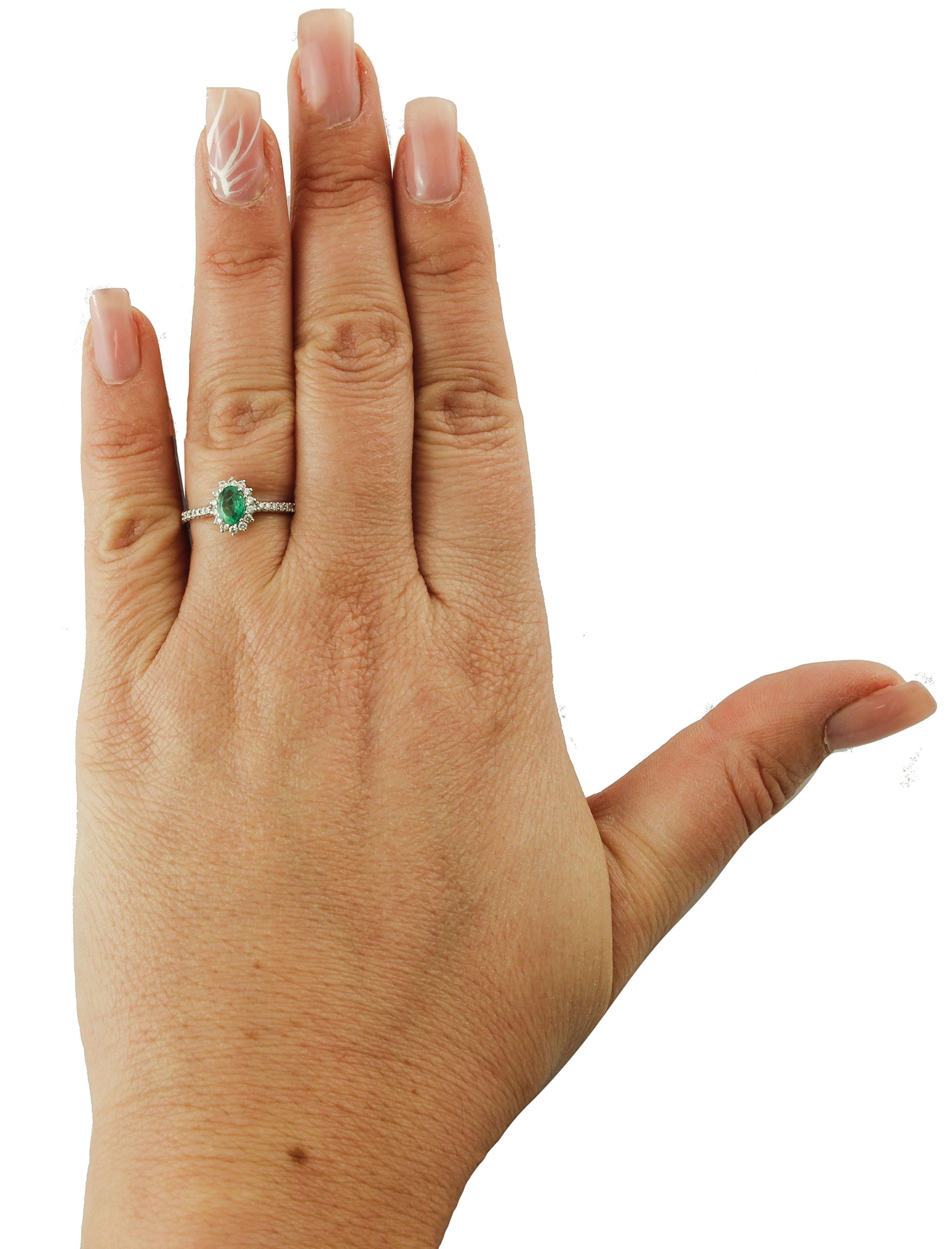 Women's Central Emerald, Diamonds, 18 Karat White Gold Ring