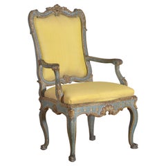 Fauteuil d
époque Louis XV en bois doré et peint, Italie centrale, début du 18ème siècle