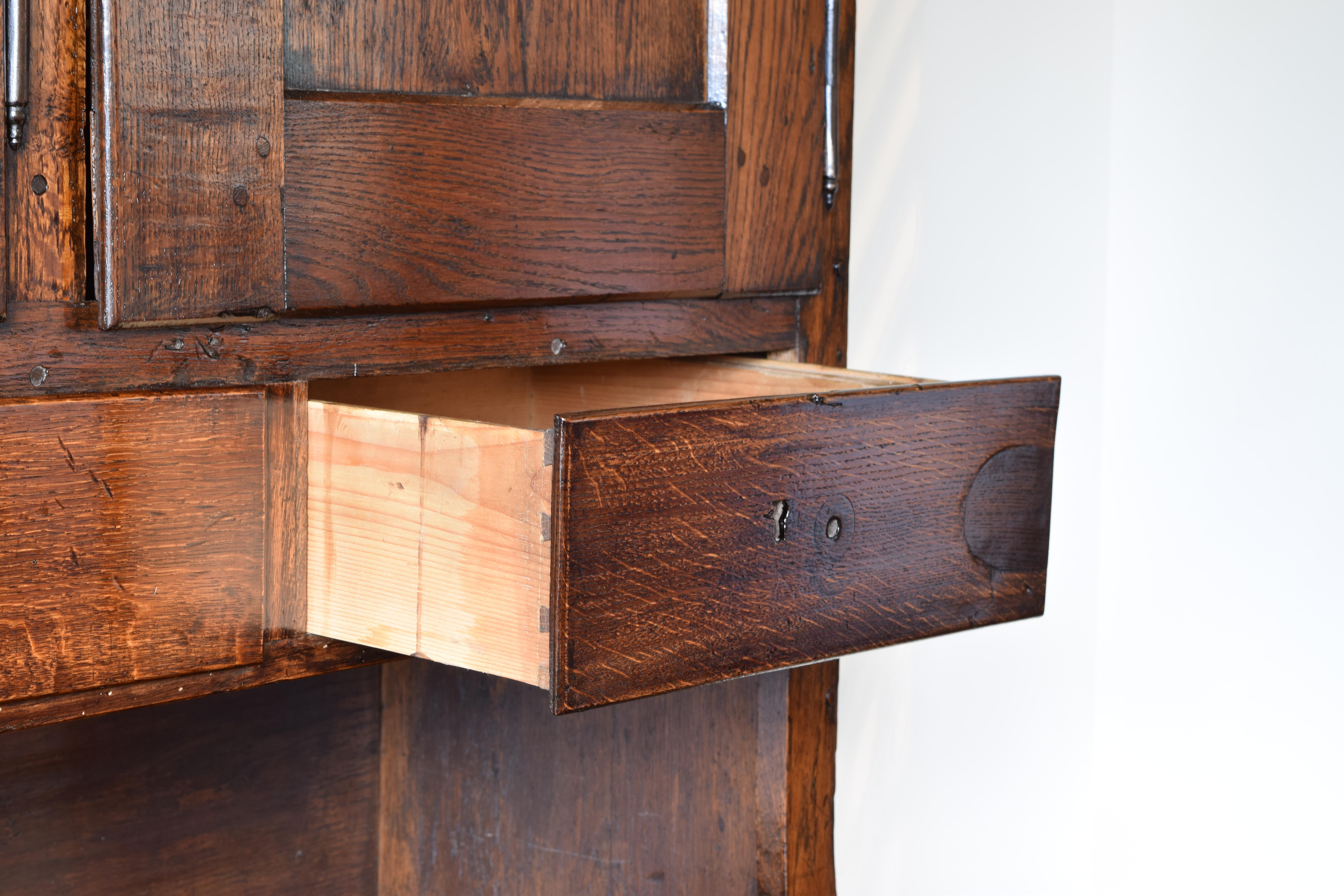 Central Italian Oak Sacrestia Cabinet, circa 1800-1810 6