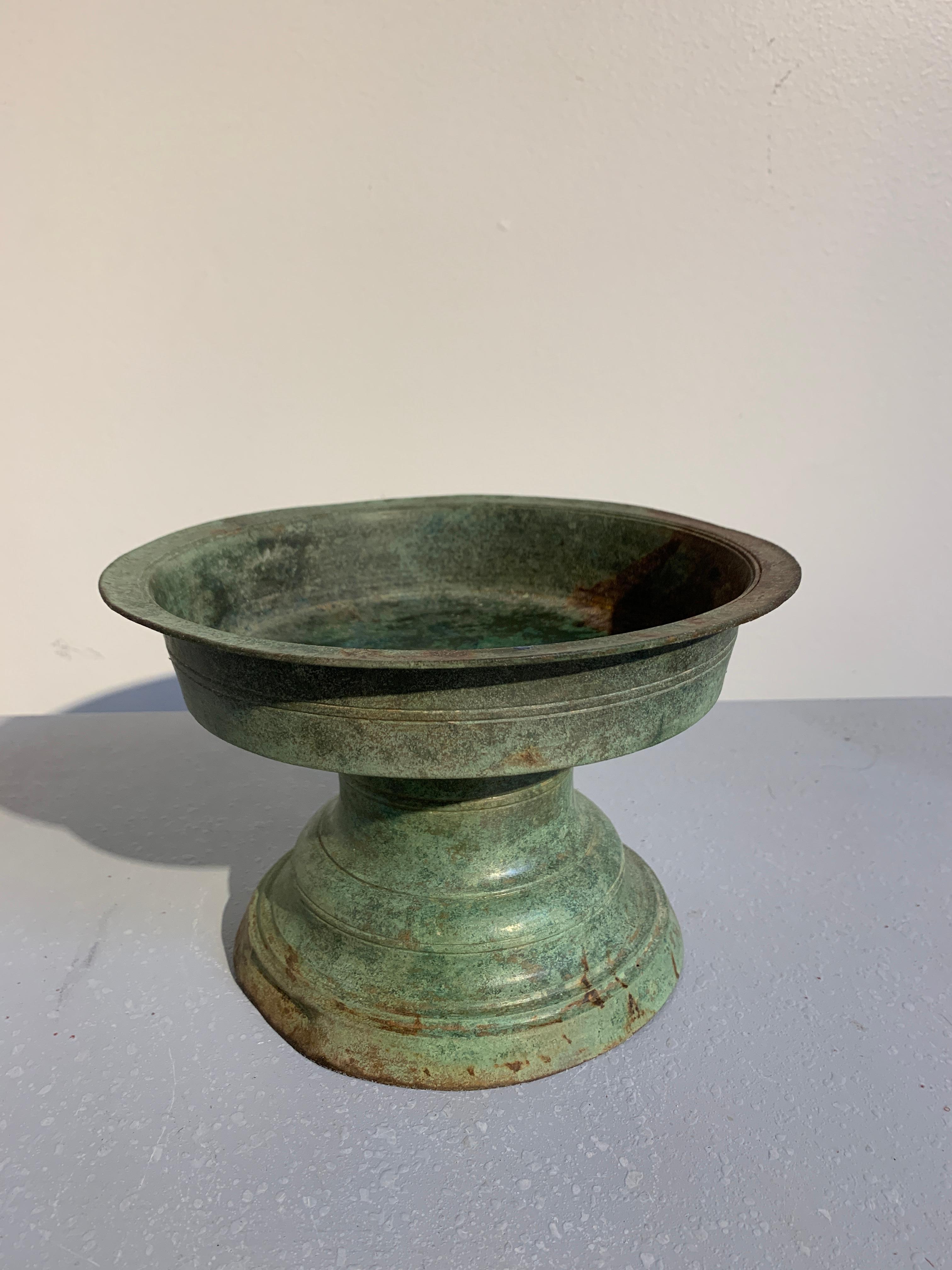 Central Javanese Bronze Footed Offering Vessel, 8th-10th Century For Sale 1