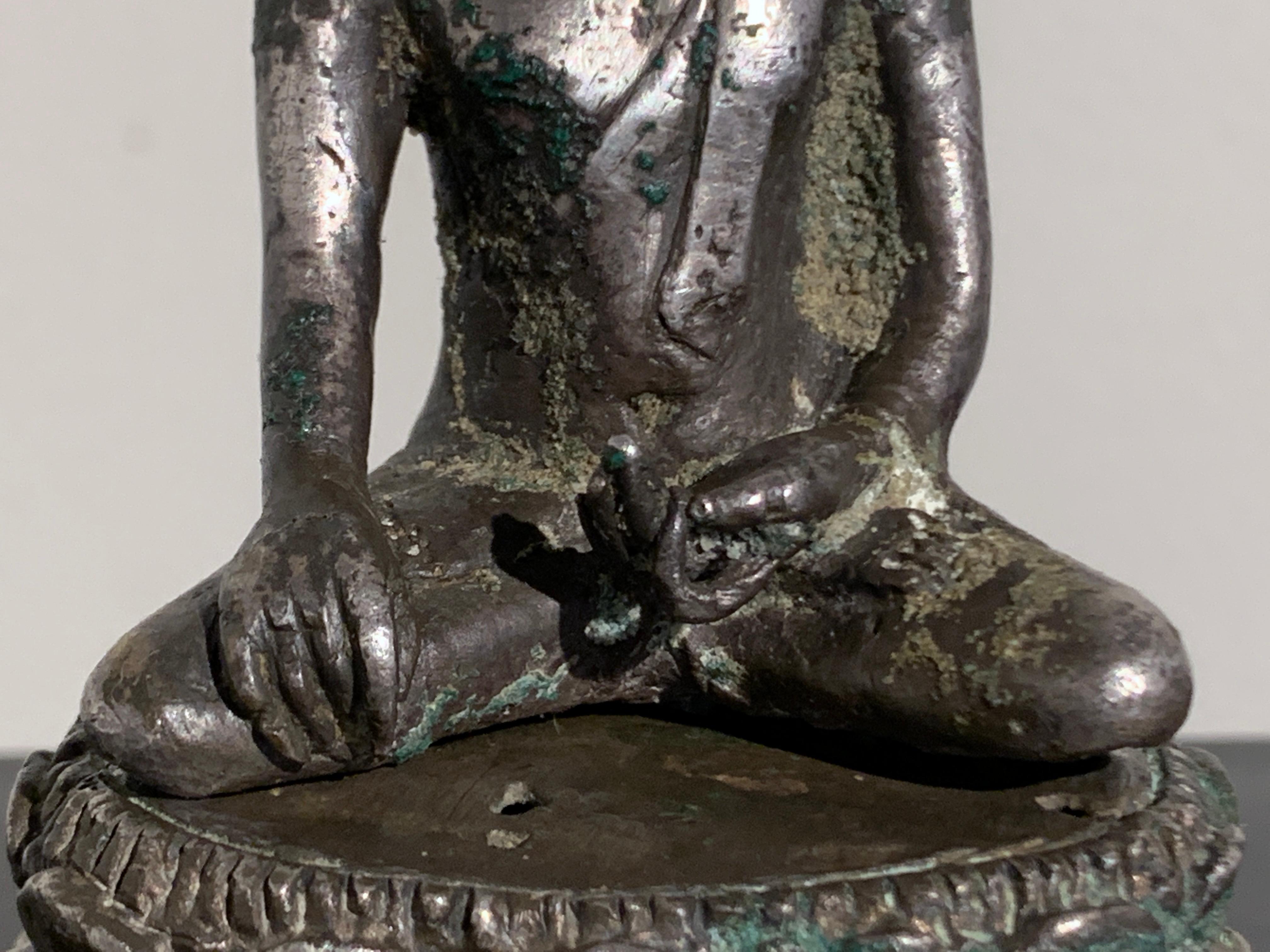Central Javanese Cast Silver Transcendent Buddha, 9th-12th Century, Indonesia For Sale 3