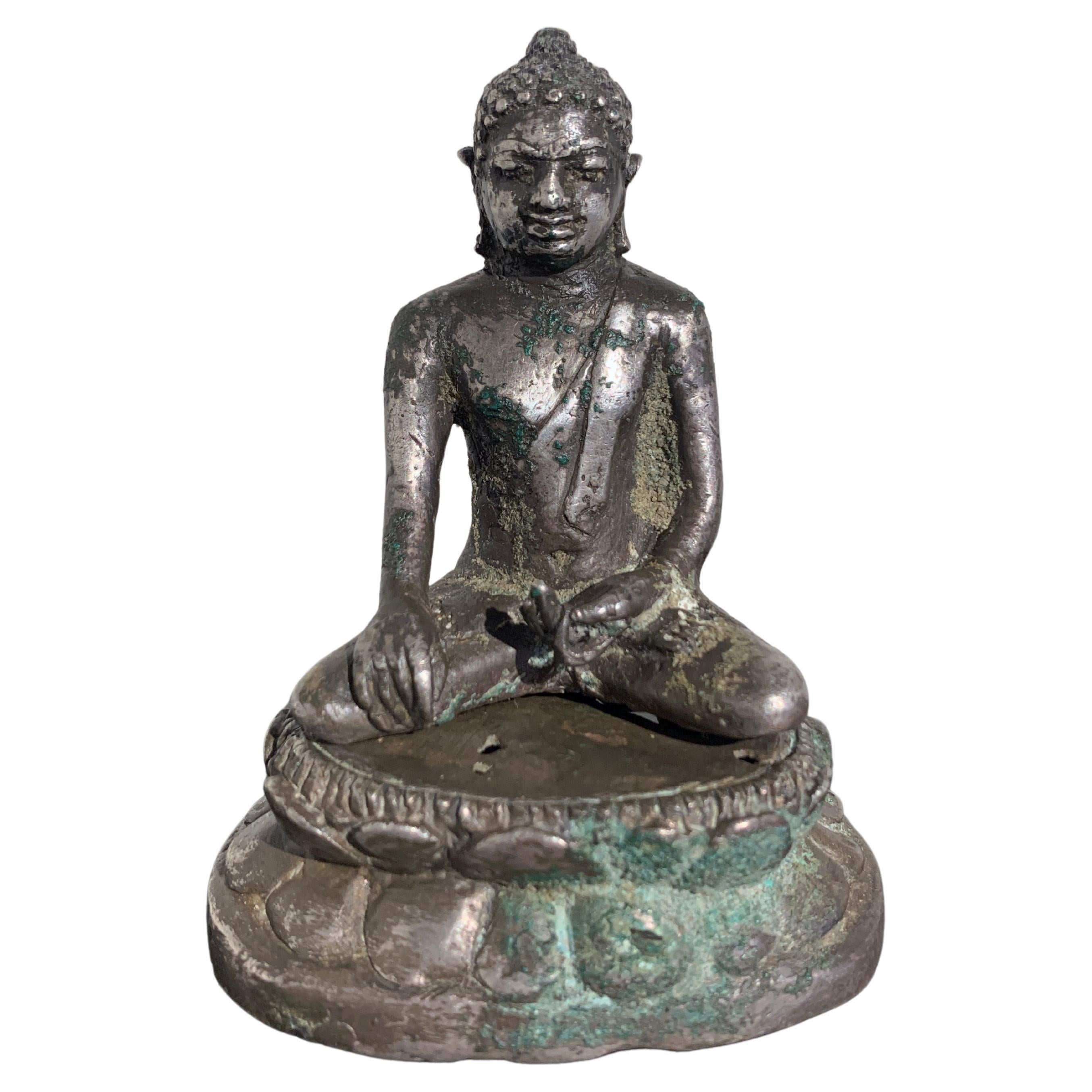 Central Javanese Cast Silver Transcendent Buddha, 9th-12th Century, Indonesia For Sale