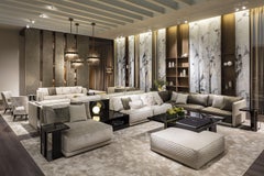 Zentral- oder Beistelltisch in Ebenholzausführung Dekorativer Einsatz in Flüssigmetallausführung