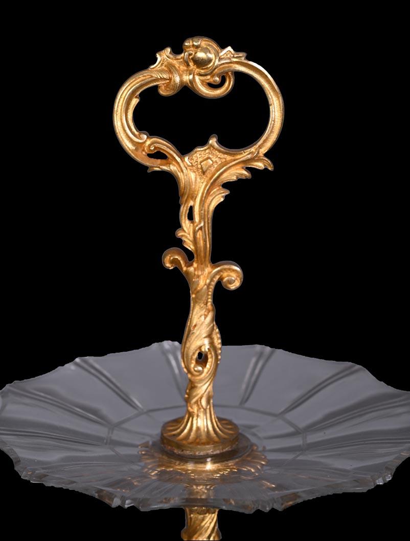Centro de mesa de estilo Napoléon III en bronce dorado y cristal chapado, verso 185 Napoleón III en venta