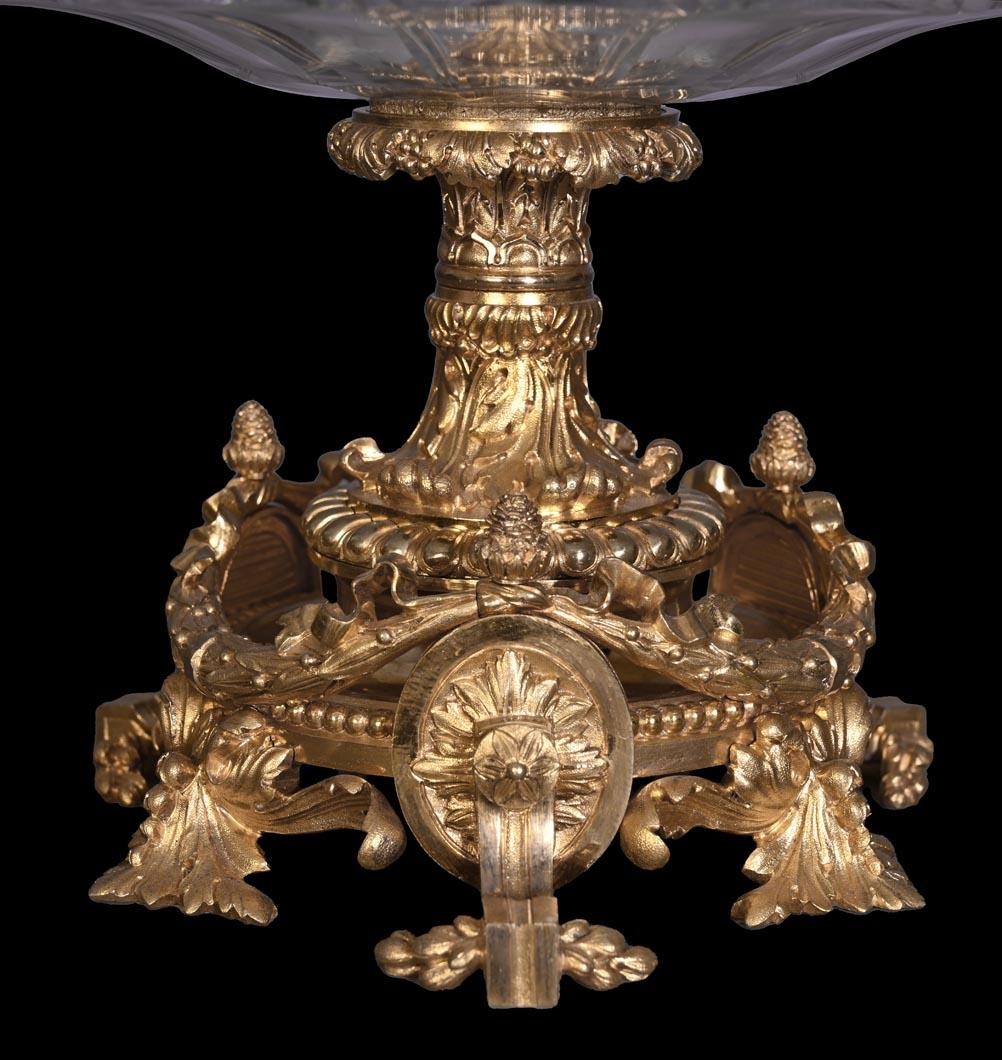 Centro de mesa de estilo Napoléon III en bronce dorado y cristal chapado, verso 185 Dorado en venta