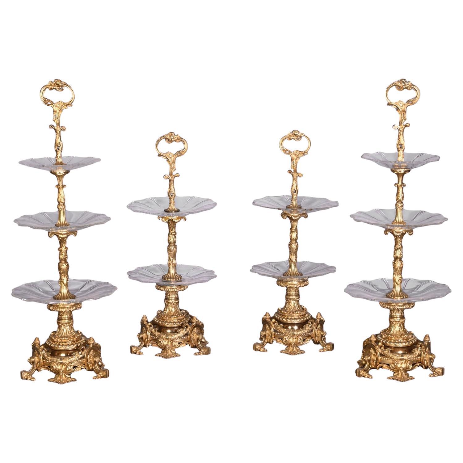 Centro de mesa de estilo Napoléon III en bronce dorado y cristal chapado, verso 185 en venta