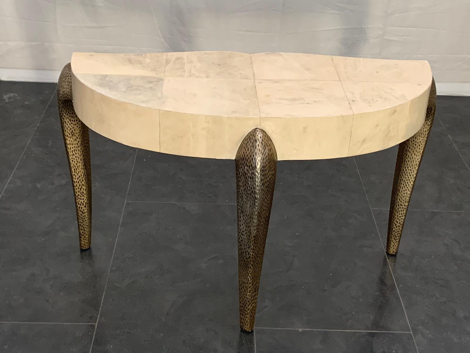 Elegant desk table, with arched legs and finished baccellate silver leaf patinated, the body is covered in parchment. Italy, '90s.
Packaging with bubble wrap and cardboard boxes is included. If the wooden packaging is needed (fumigated crates or