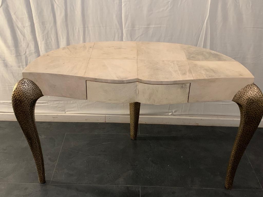 Late 20th Century Centre desk table in parchment, eclecticism For Sale